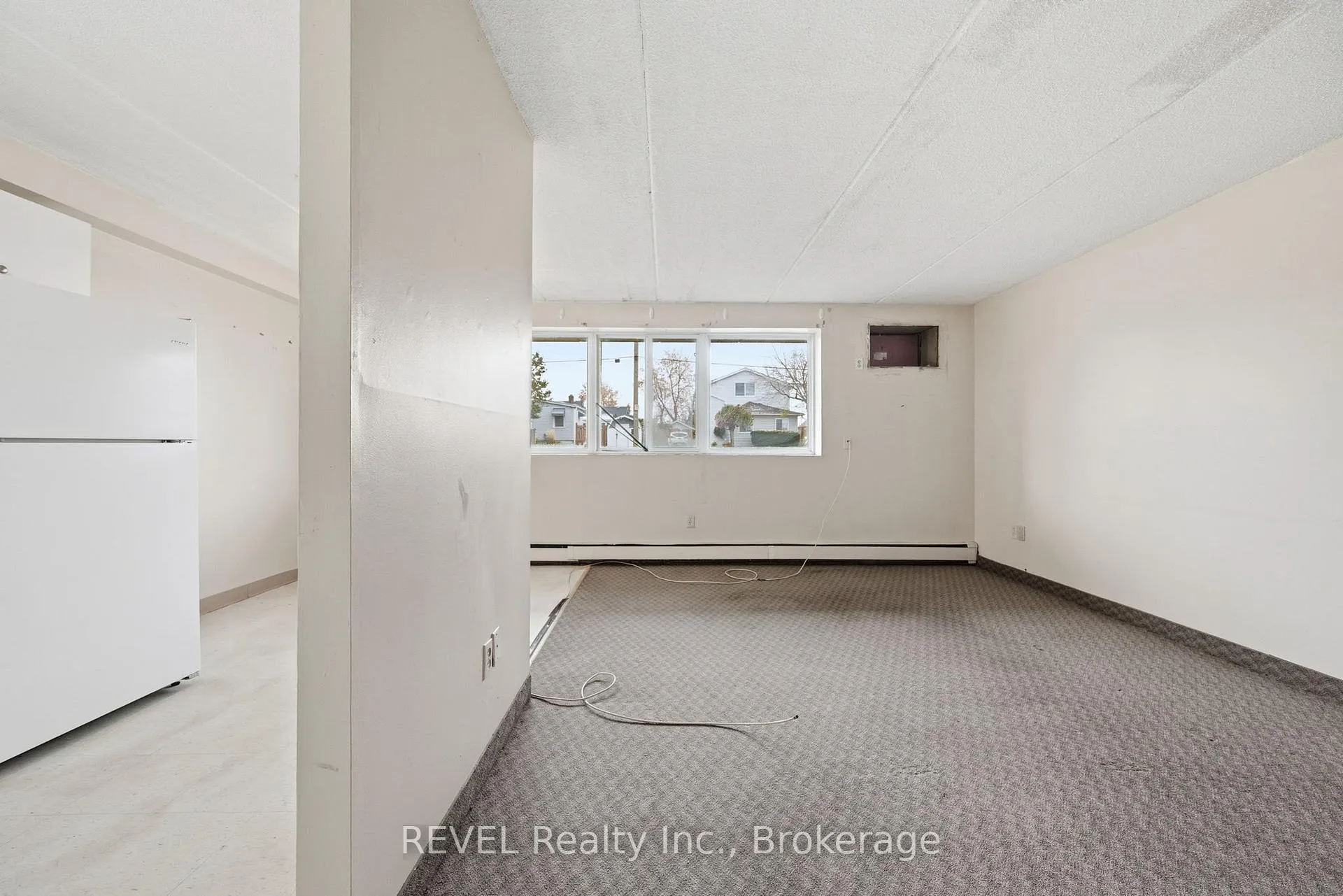Photo 2 of Unit 101, 19 Manchester Avenue, St. Catharines, Haig — HOMEH