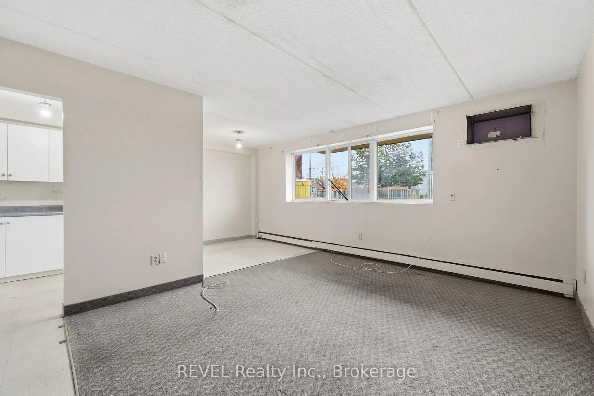 Photo 4 of Unit 101, 19 Manchester Avenue, St. Catharines, Haig — HOMEH