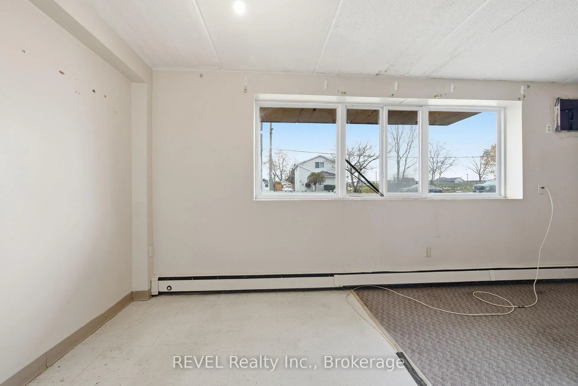 Photo 8 of Unit 101, 19 Manchester Avenue, St. Catharines, Haig — HOMEH