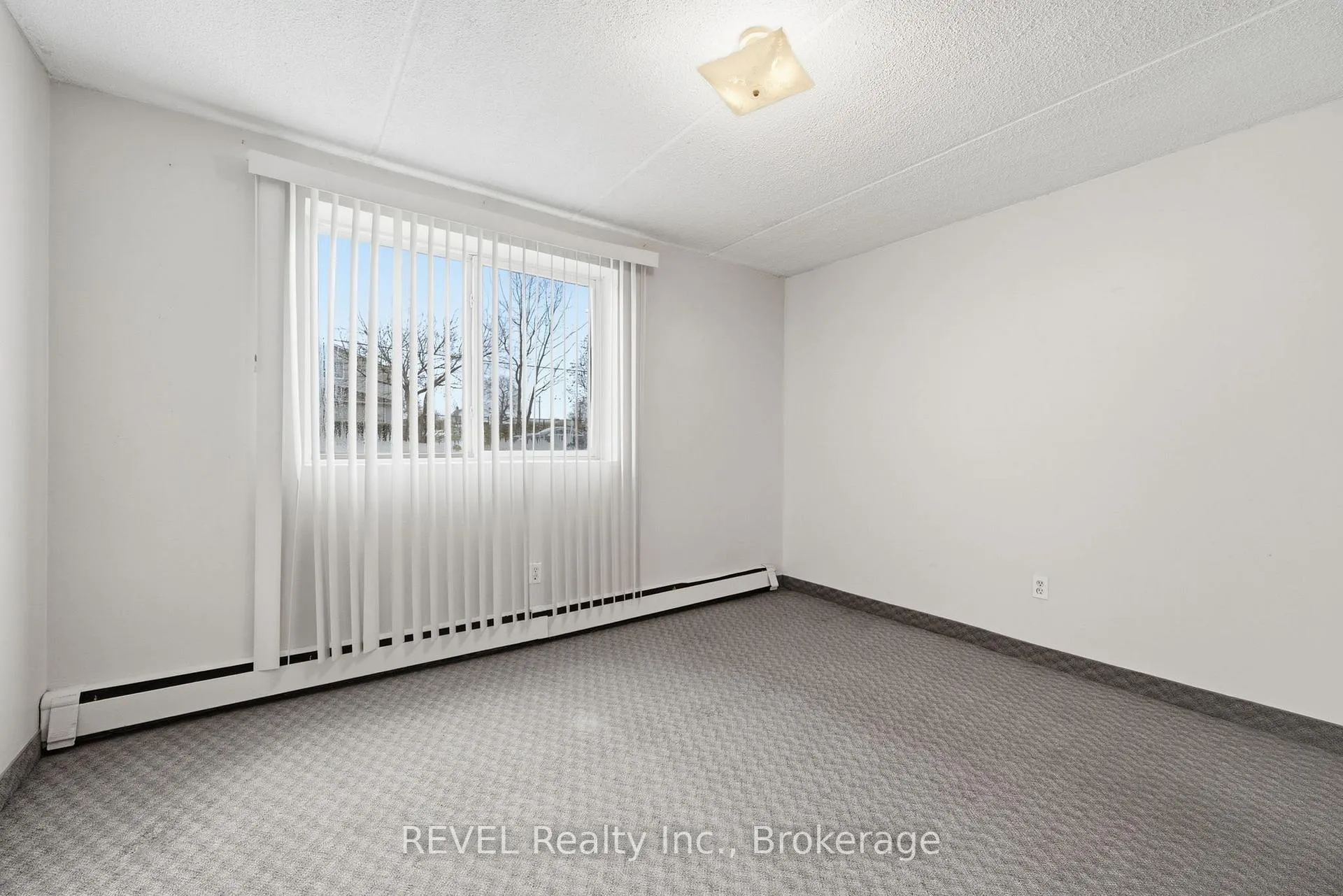Photo 13 of Unit 101, 19 Manchester Avenue, St. Catharines, Haig — HOMEH