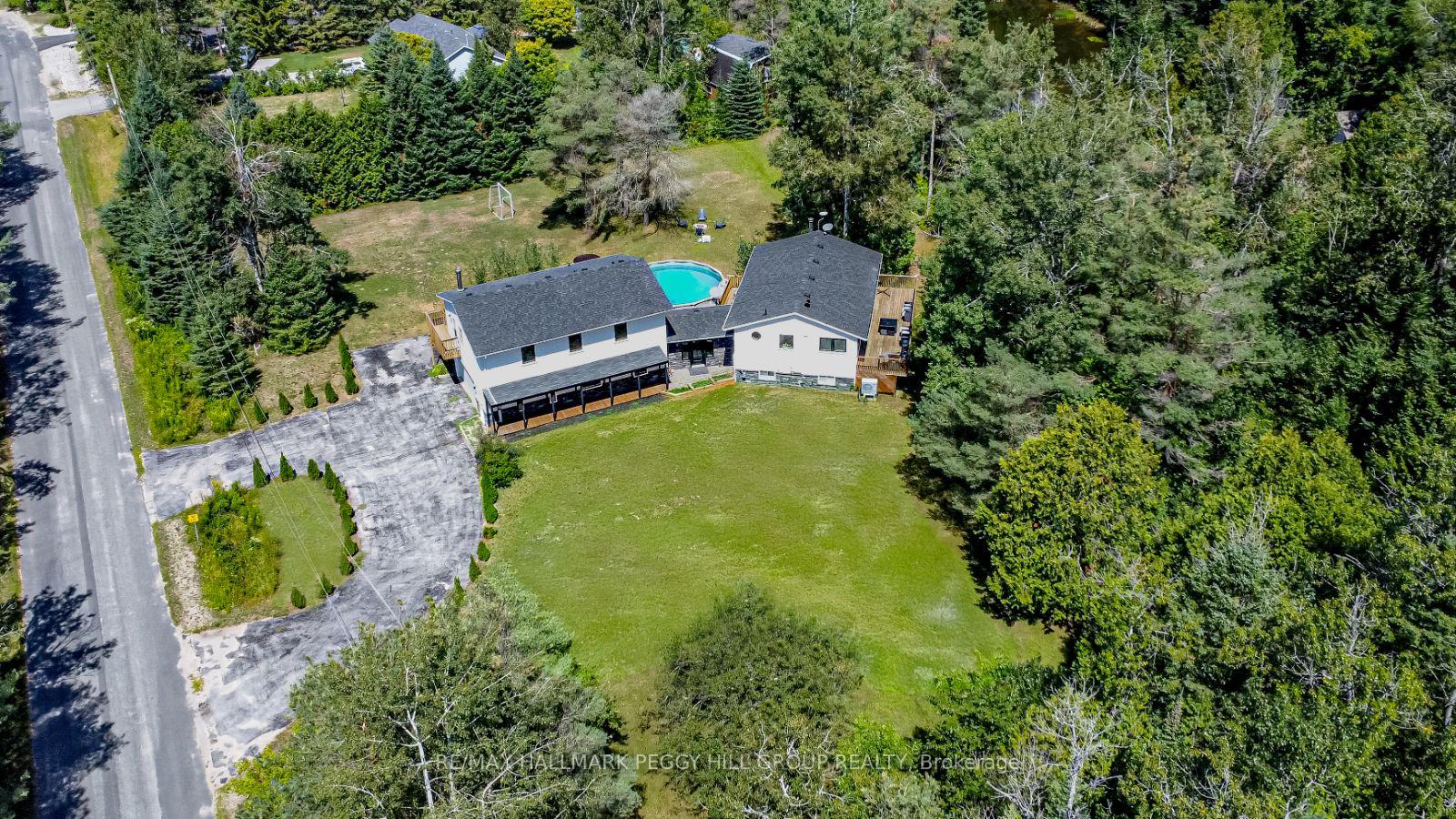 Photo 2 of 20 Hillview Crescent, Springwater, Rural Springwater — HOMEH