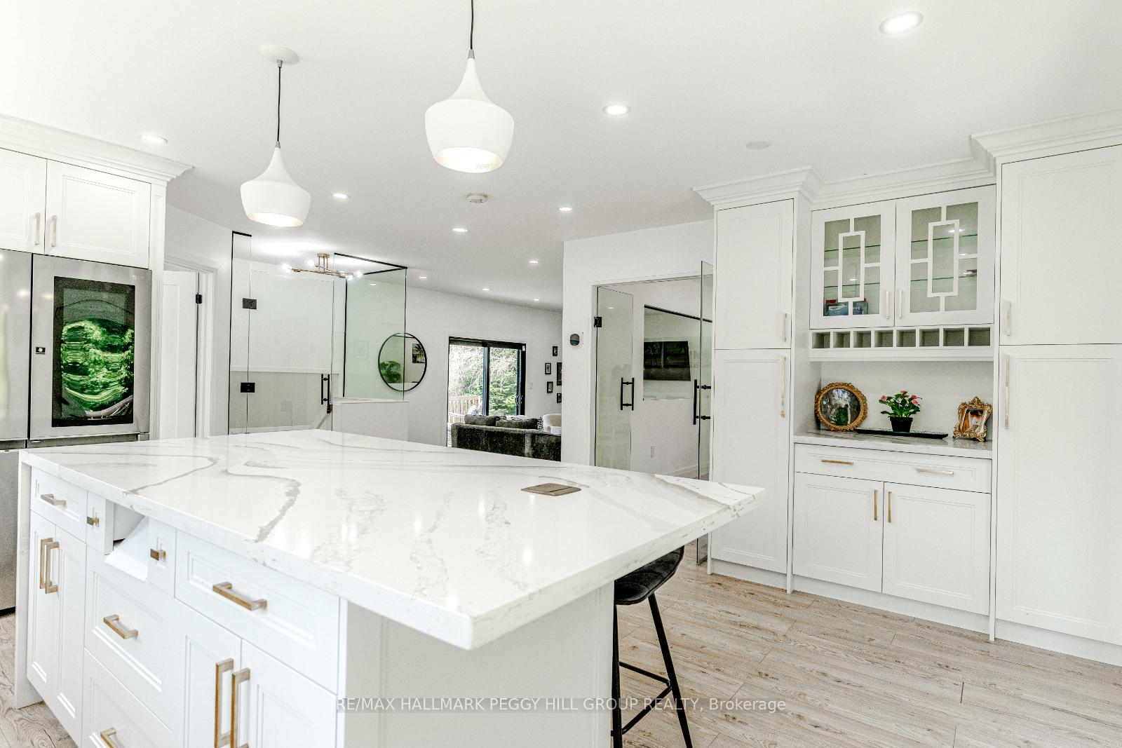 Photo 6 of 20 Hillview Crescent, Springwater, Rural Springwater — HOMEH