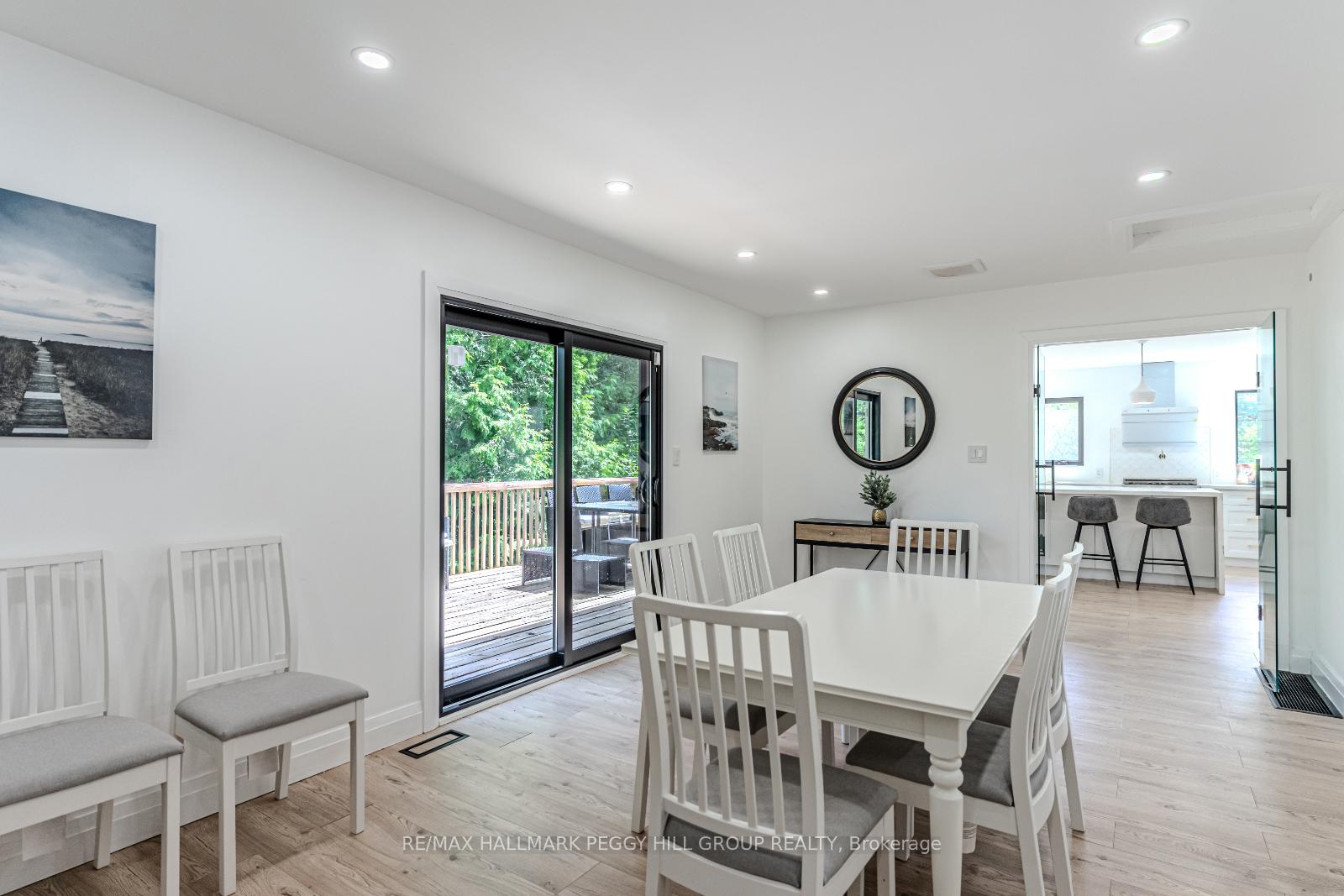 Photo 7 of 20 Hillview Crescent, Springwater, Rural Springwater — HOMEH