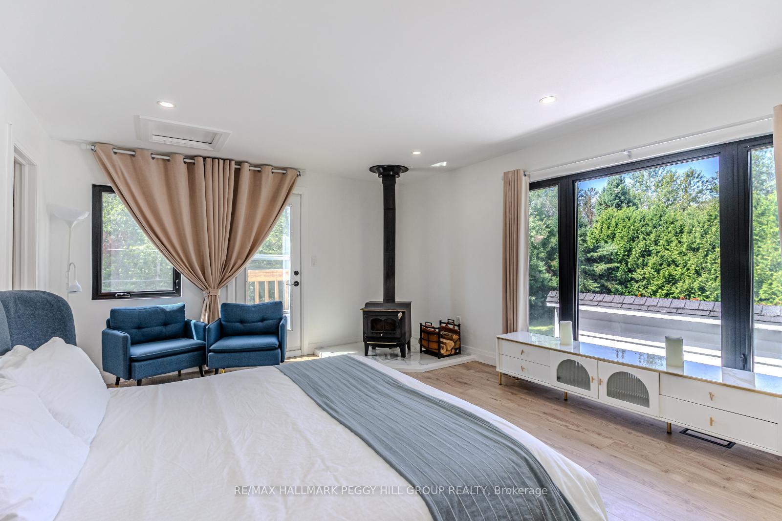 Photo 10 of 20 Hillview Crescent, Springwater, Rural Springwater — HOMEH