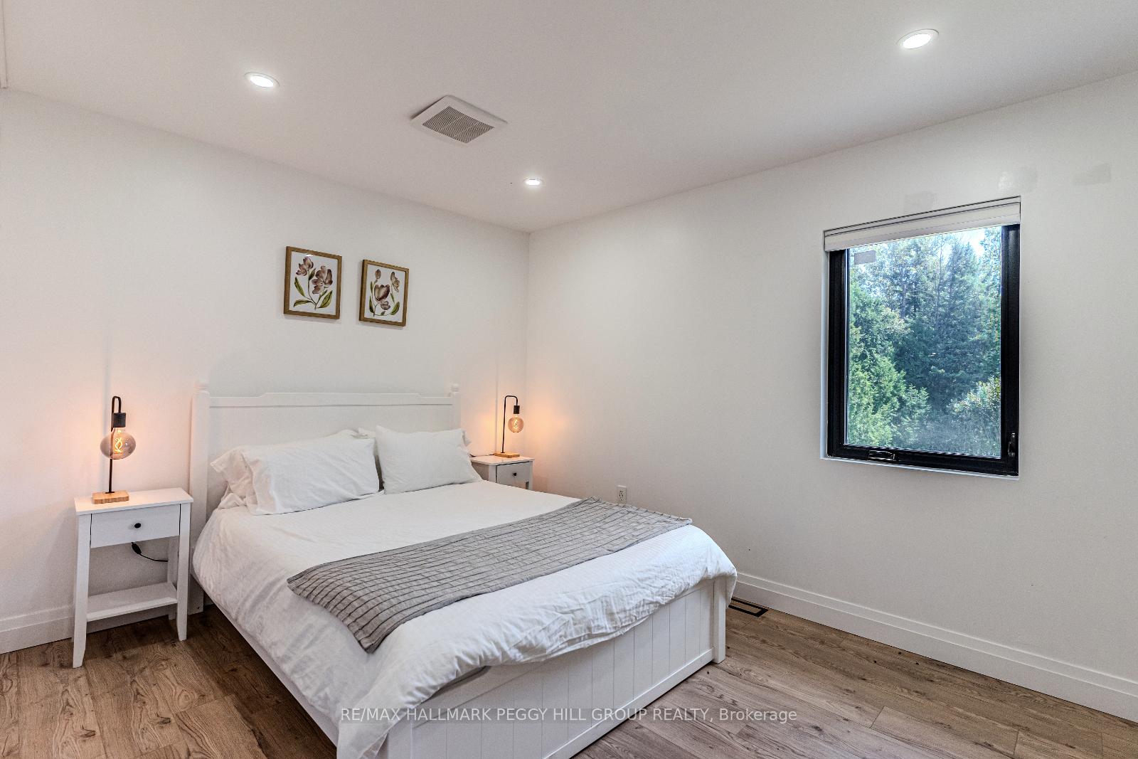 Photo 13 of 20 Hillview Crescent, Springwater, Rural Springwater — HOMEH