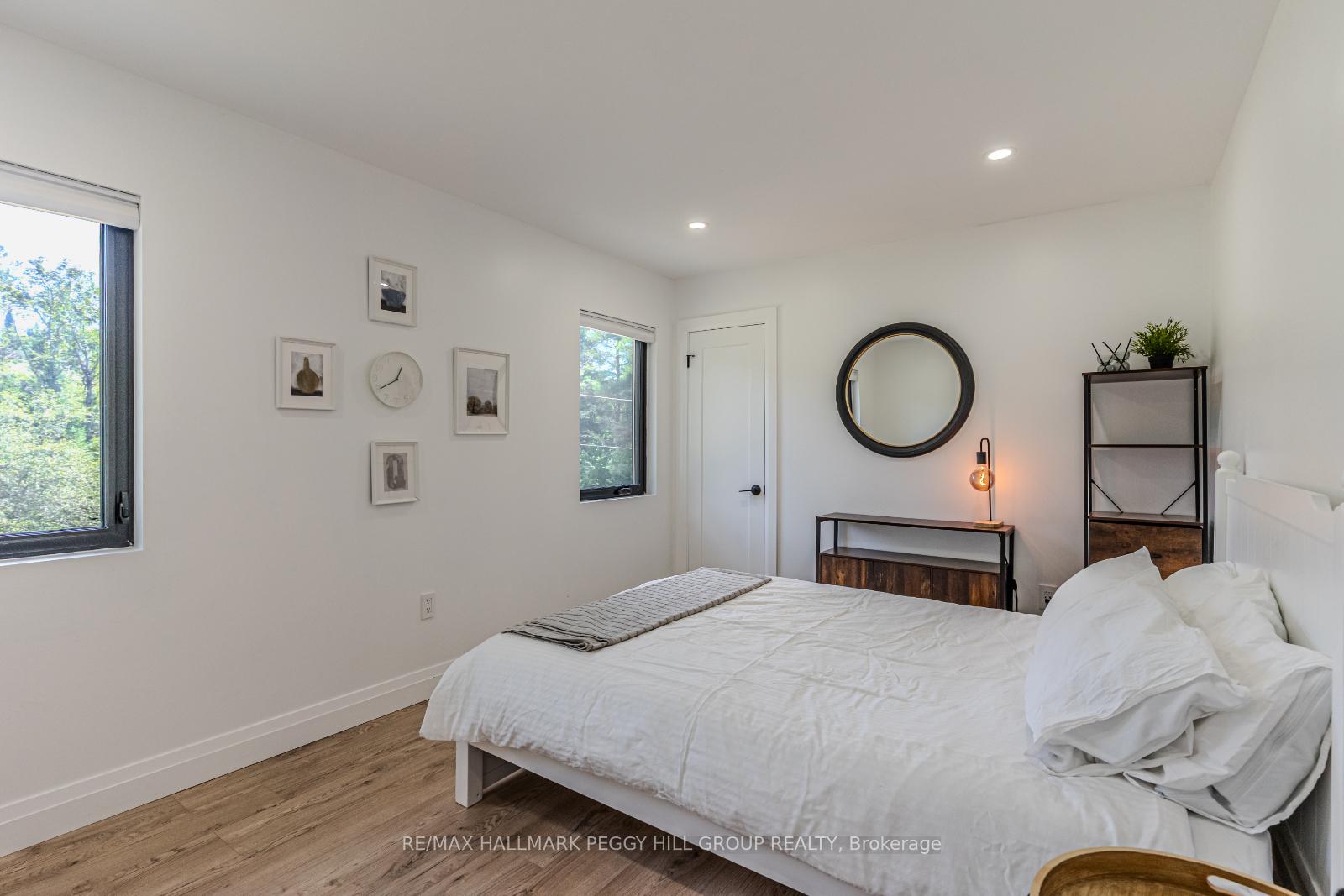 Photo 14 of 20 Hillview Crescent, Springwater, Rural Springwater — HOMEH