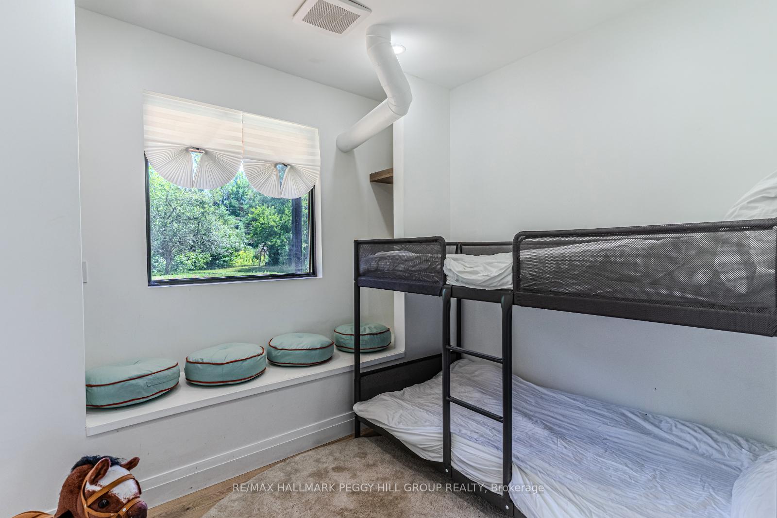 Photo 16 of 20 Hillview Crescent, Springwater, Rural Springwater — HOMEH