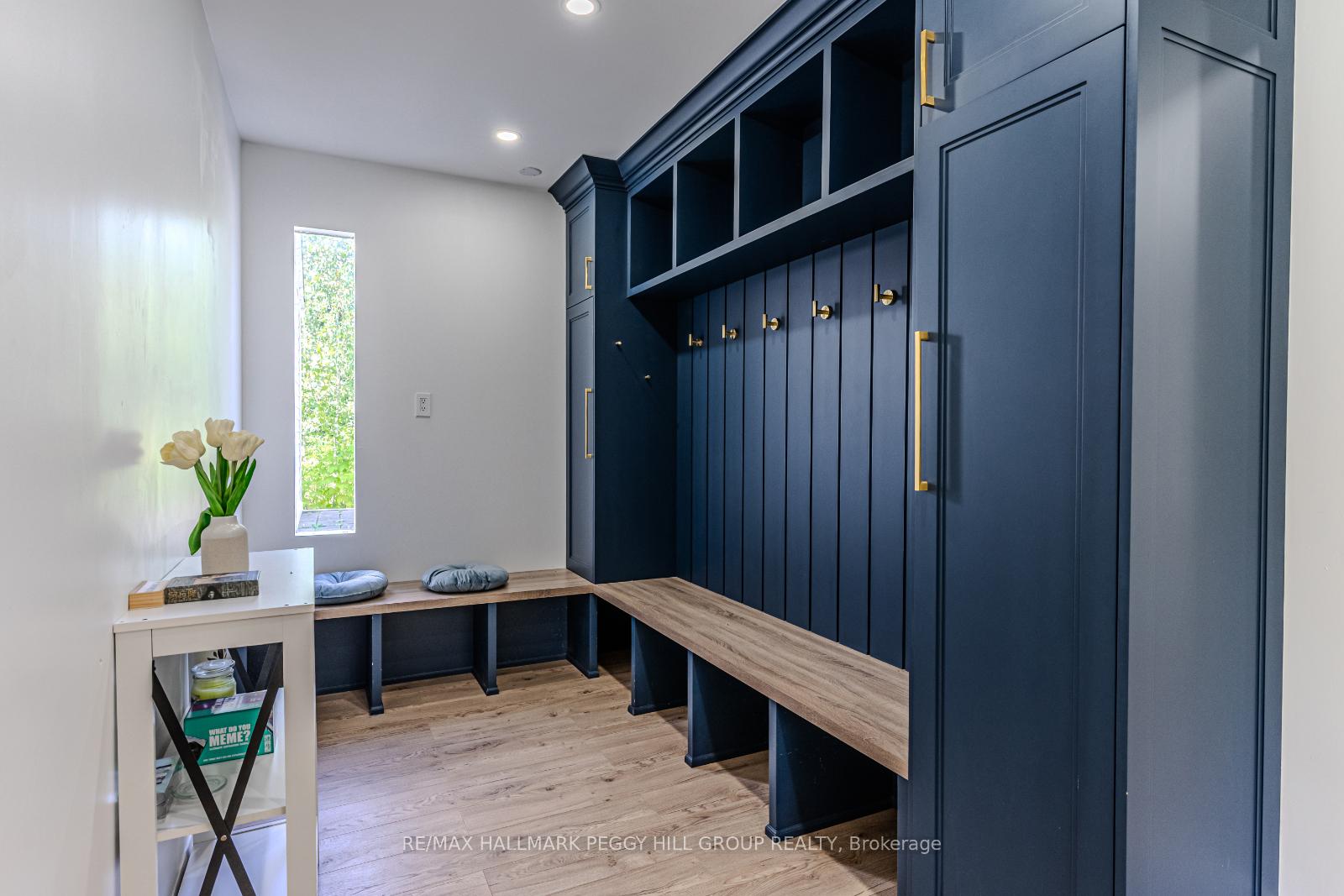 Photo 17 of 20 Hillview Crescent, Springwater, Rural Springwater — HOMEH