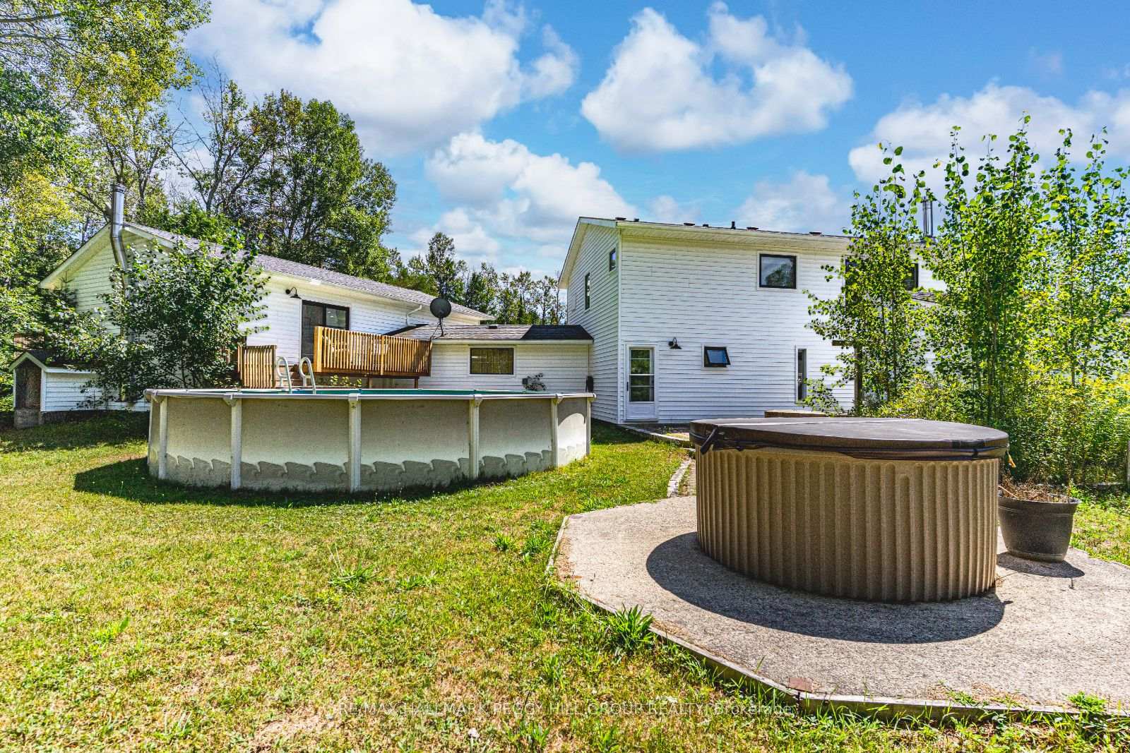 Photo 26 of 20 Hillview Crescent, Springwater, Rural Springwater — HOMEH