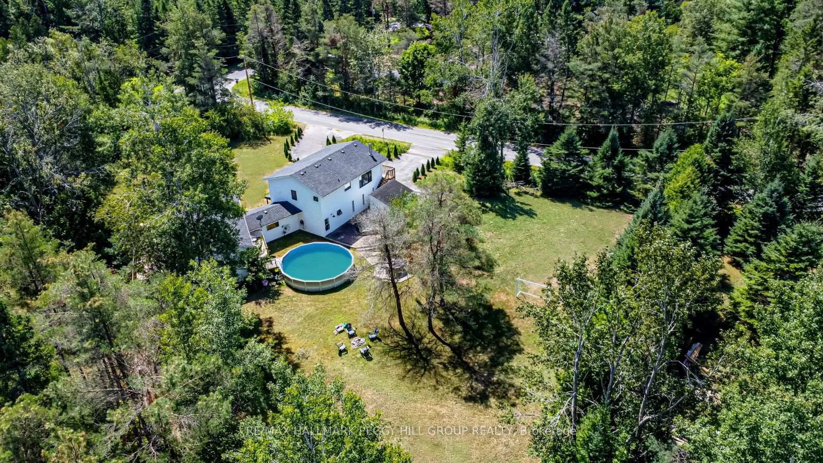 Photo 29 of 20 Hillview Crescent, Springwater, Rural Springwater — HOMEH