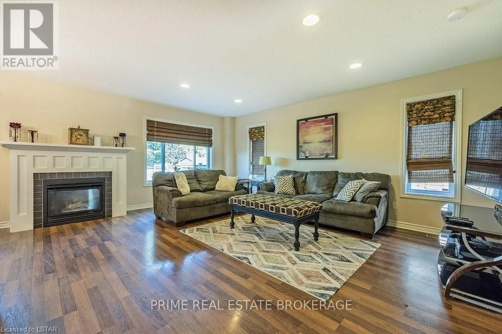 Photo 6 of 6 Peach Tree Boulevard, St. Thomas — HOMEH