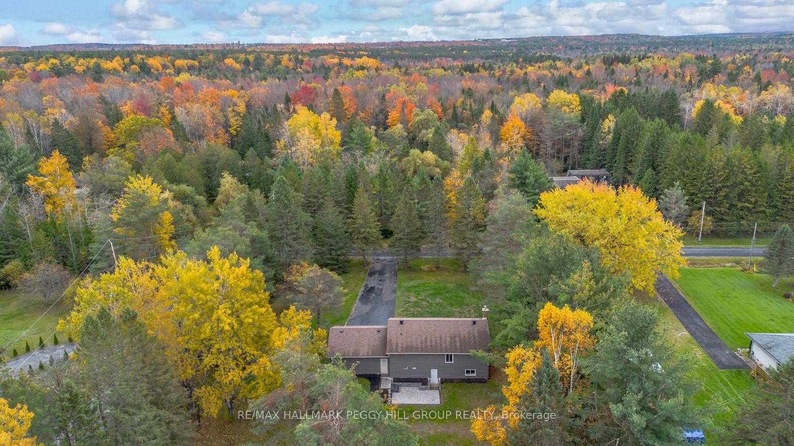 Photo 15 of 16 Hillview Crescent, Springwater, Rural Springwater — HOMEH