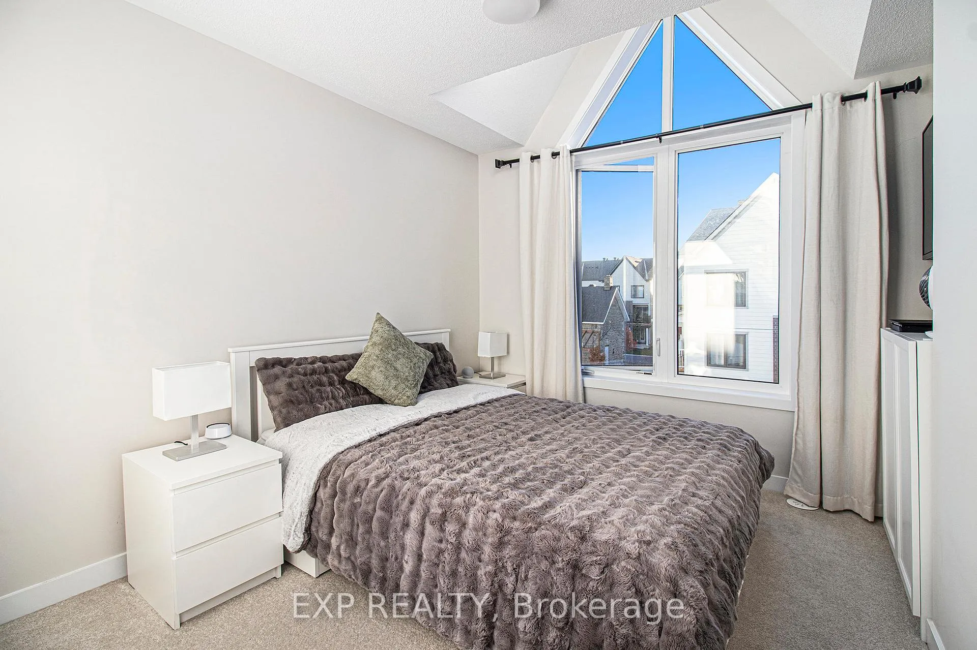 Photo 18 of 754 Kinstead Private, Ottawa, Stittsville (North) — HOMEH