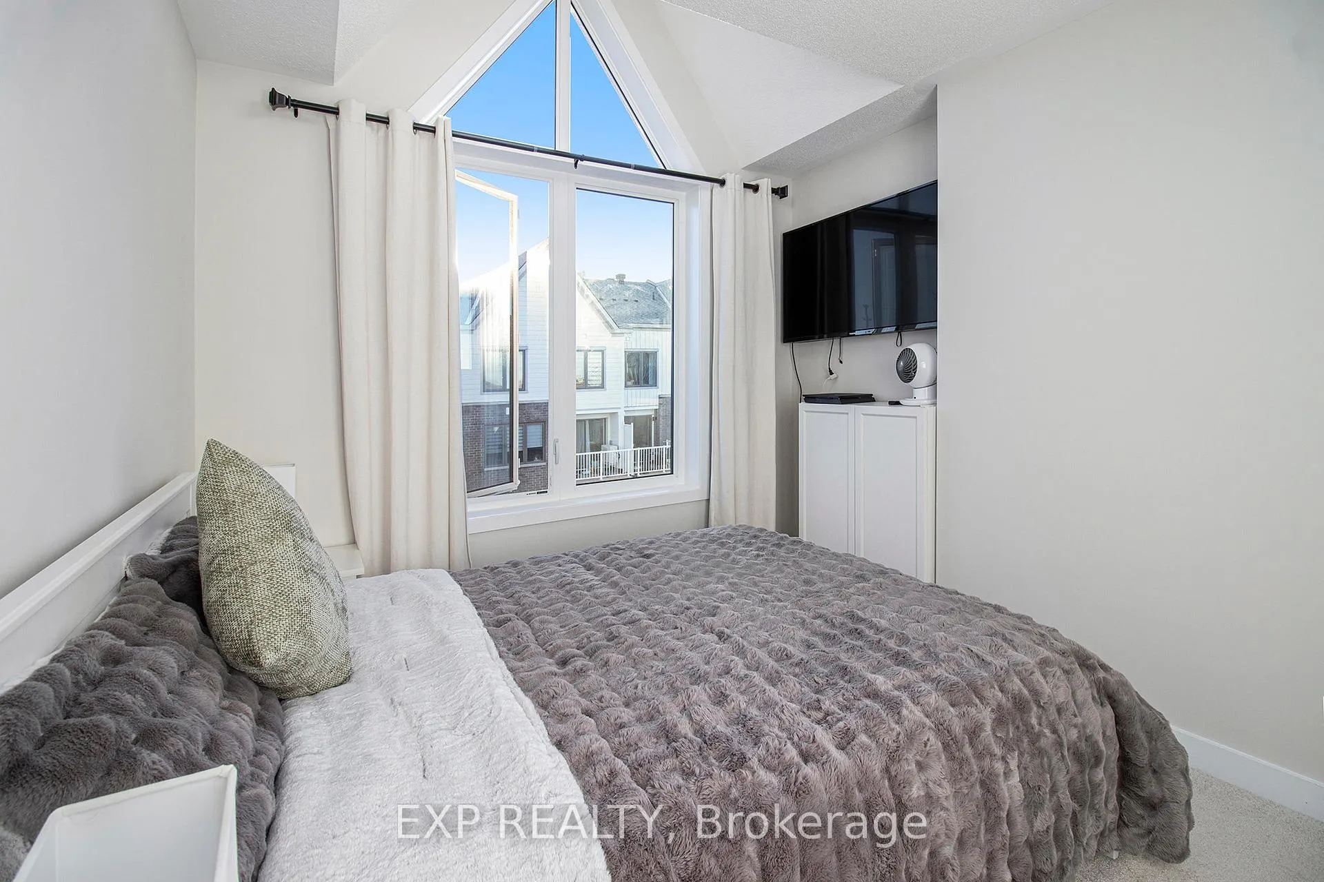 Photo 19 of 754 Kinstead Private, Ottawa, Stittsville (North) — HOMEH