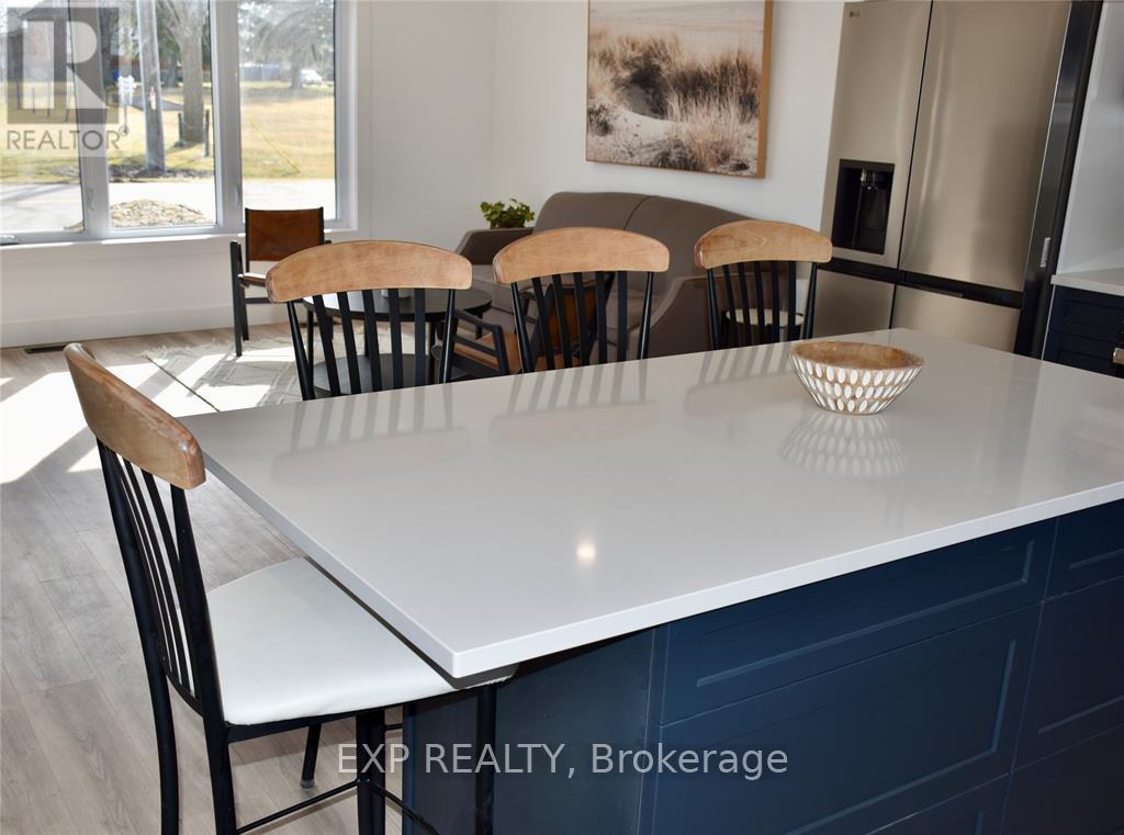 Photo 3 of 1193 Emily Street, St. Clair — HOMEH
