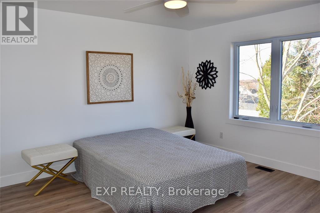 Photo 13 of 1193 Emily Street, St. Clair — HOMEH