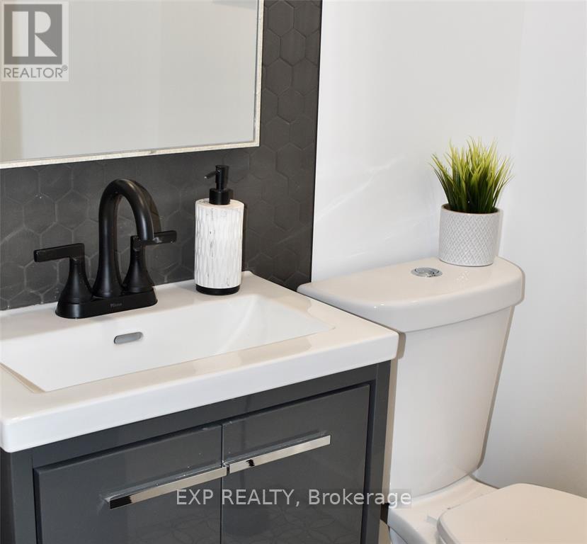 Photo 17 of 1193 Emily Street, St. Clair — HOMEH