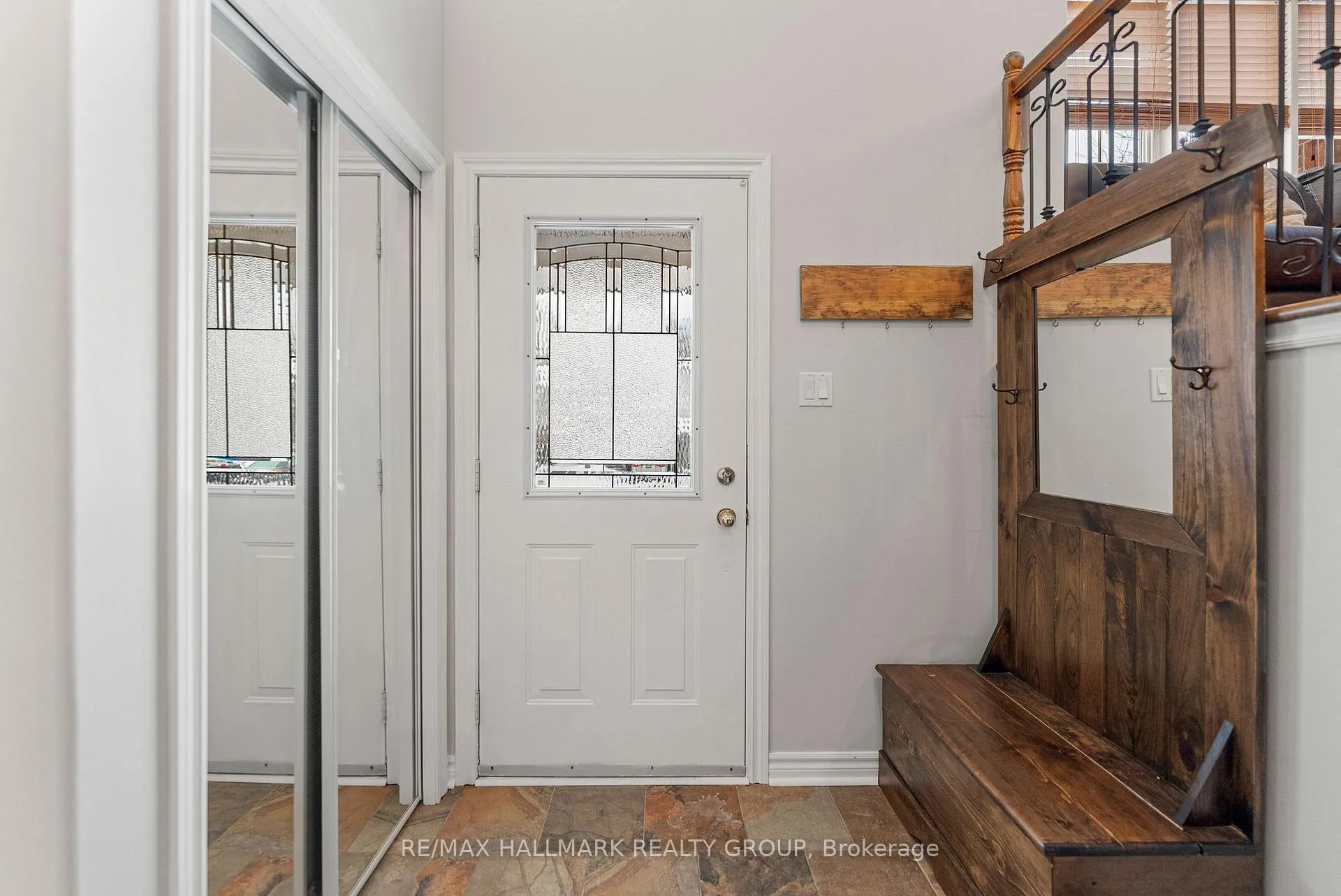 Photo 4 of 62 Whalings Circle, Ottawa, Stittsville (Central) — HOMEH