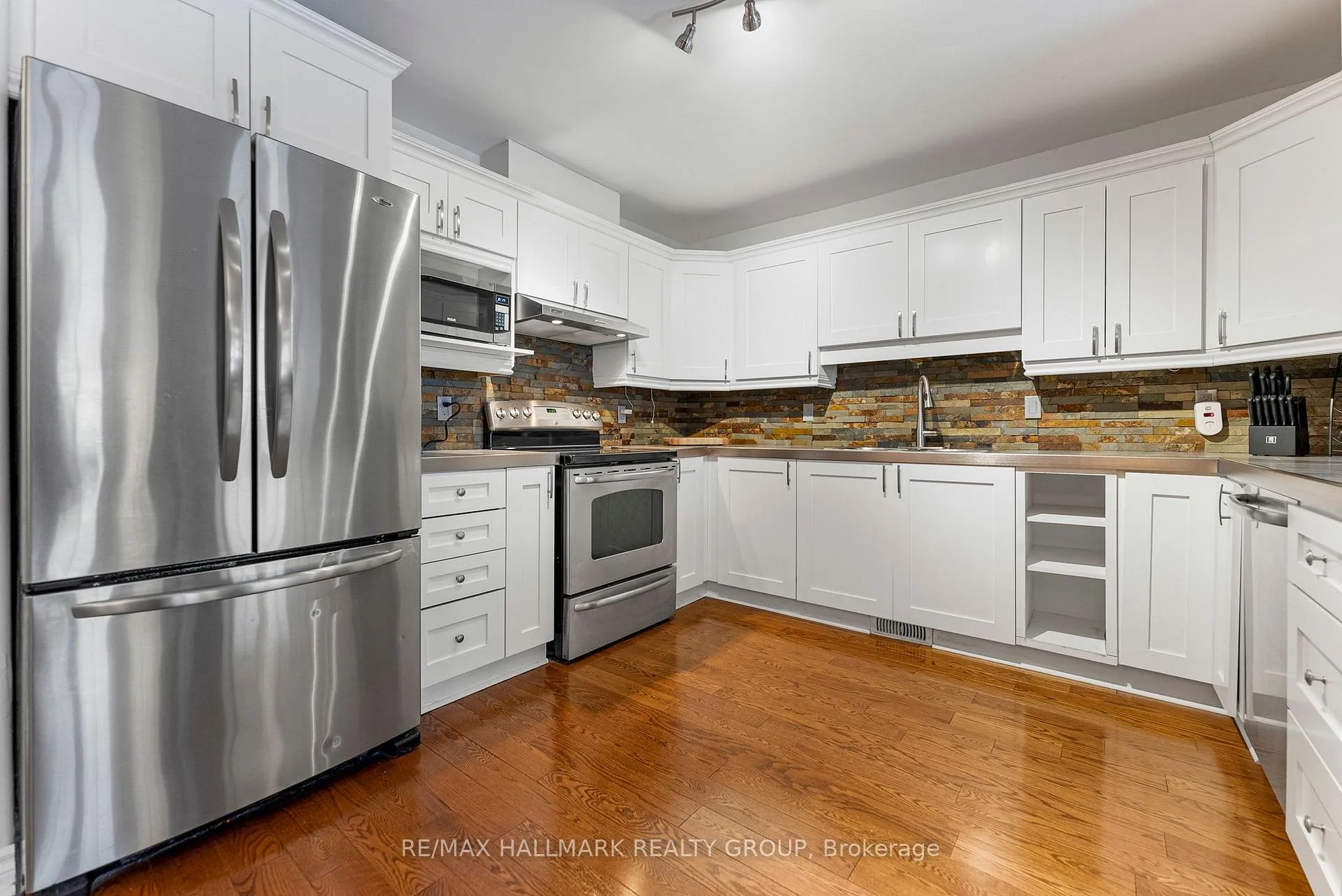 Photo 7 of 62 Whalings Circle, Ottawa, Stittsville (Central) — HOMEH