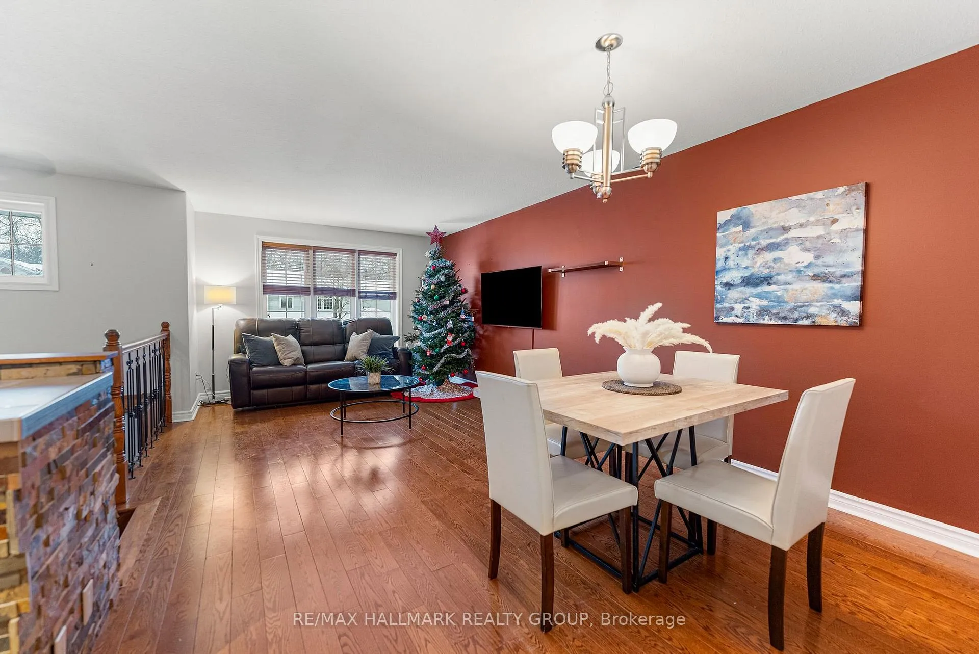 Photo 10 of 62 Whalings Circle, Ottawa, Stittsville (Central) — HOMEH