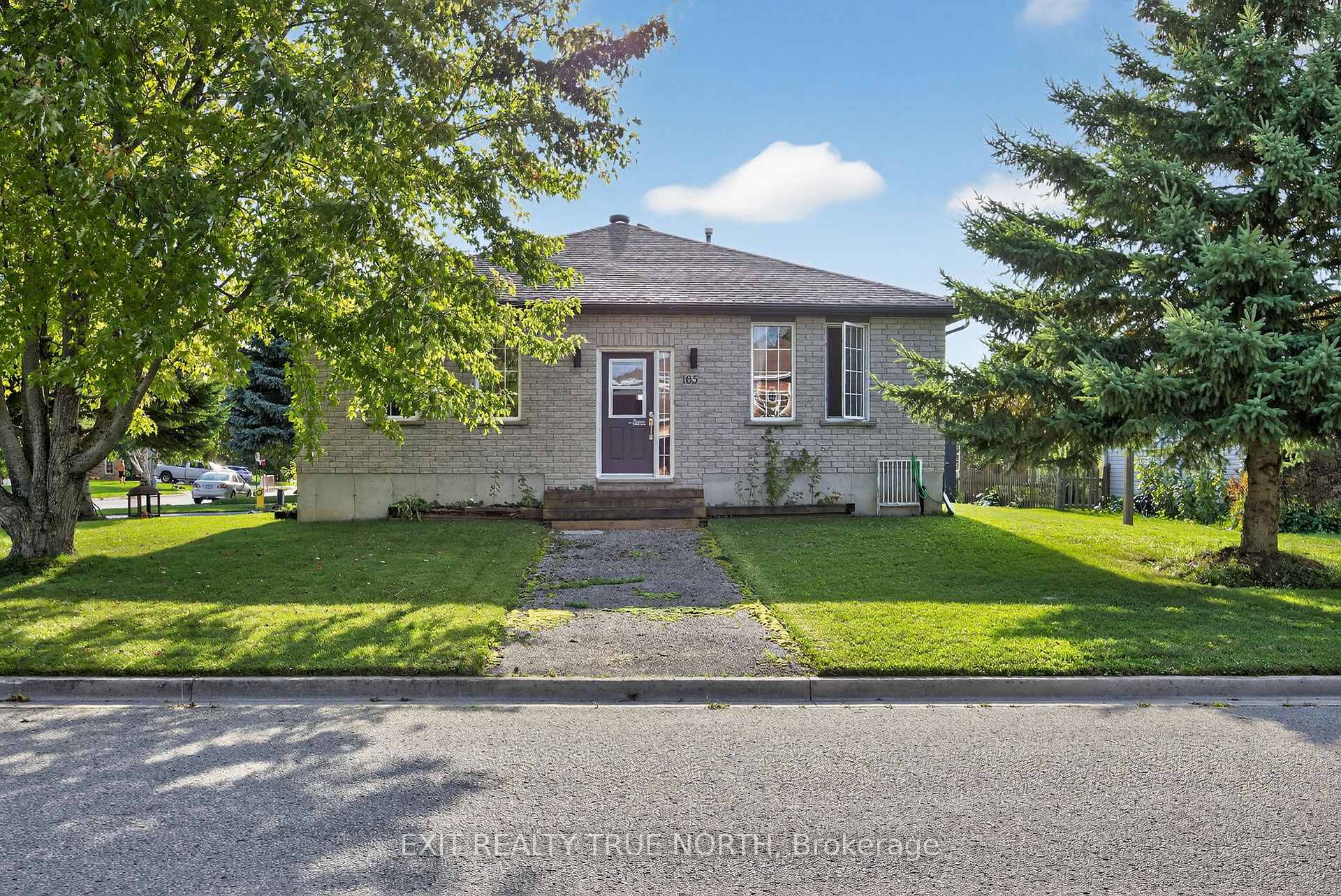 Photo 3 of 165 Ritchie Crescent, Springwater, Elmvale — HOMEH