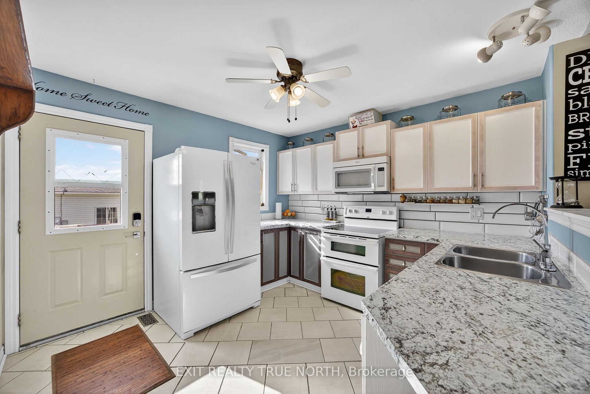 Photo 11 of 165 Ritchie Crescent, Springwater, Elmvale — HOMEH
