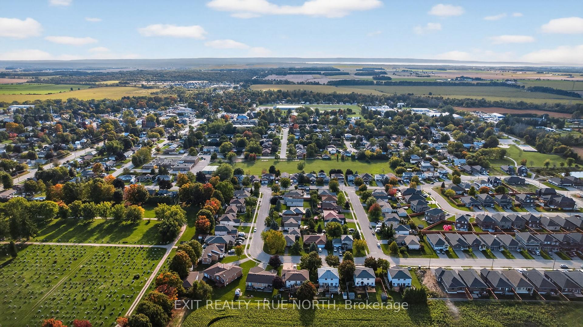 Photo 37 of 165 Ritchie Crescent, Springwater, Elmvale — HOMEH