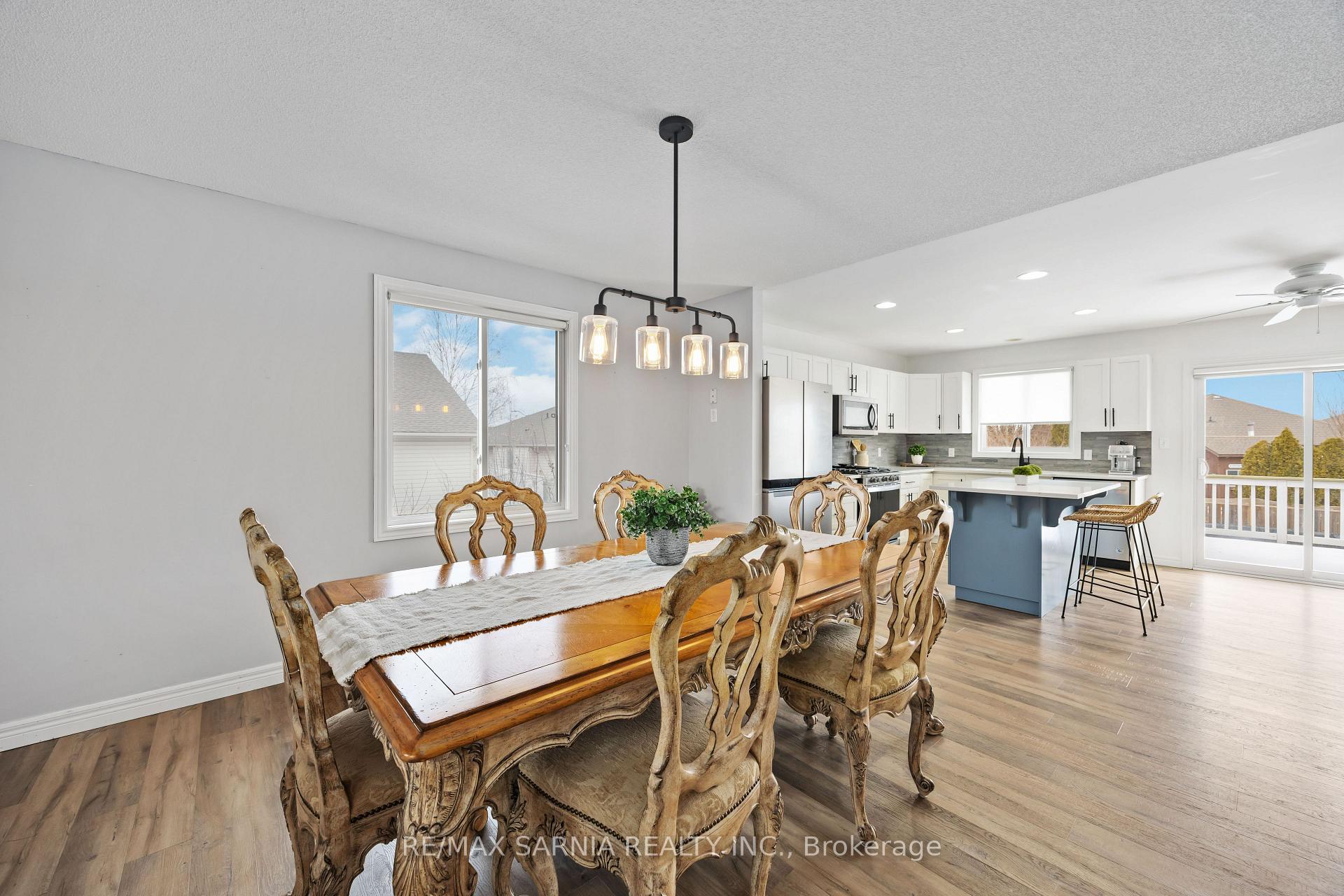 Photo 7 of 638 Bentinck Drive, St. Clair — HOMEH
