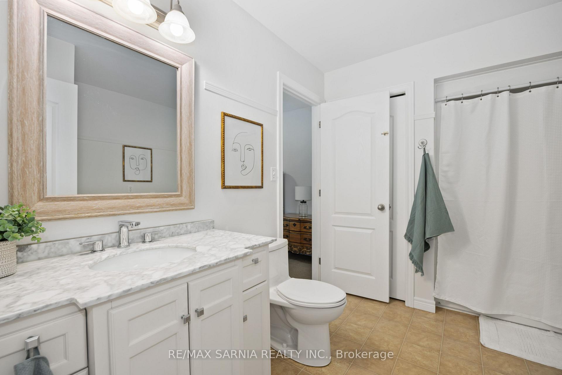 Photo 12 of 638 Bentinck Drive, St. Clair — HOMEH