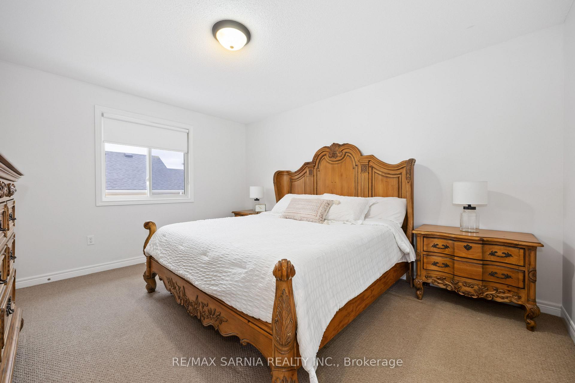 Photo 18 of 638 Bentinck Drive, St. Clair — HOMEH