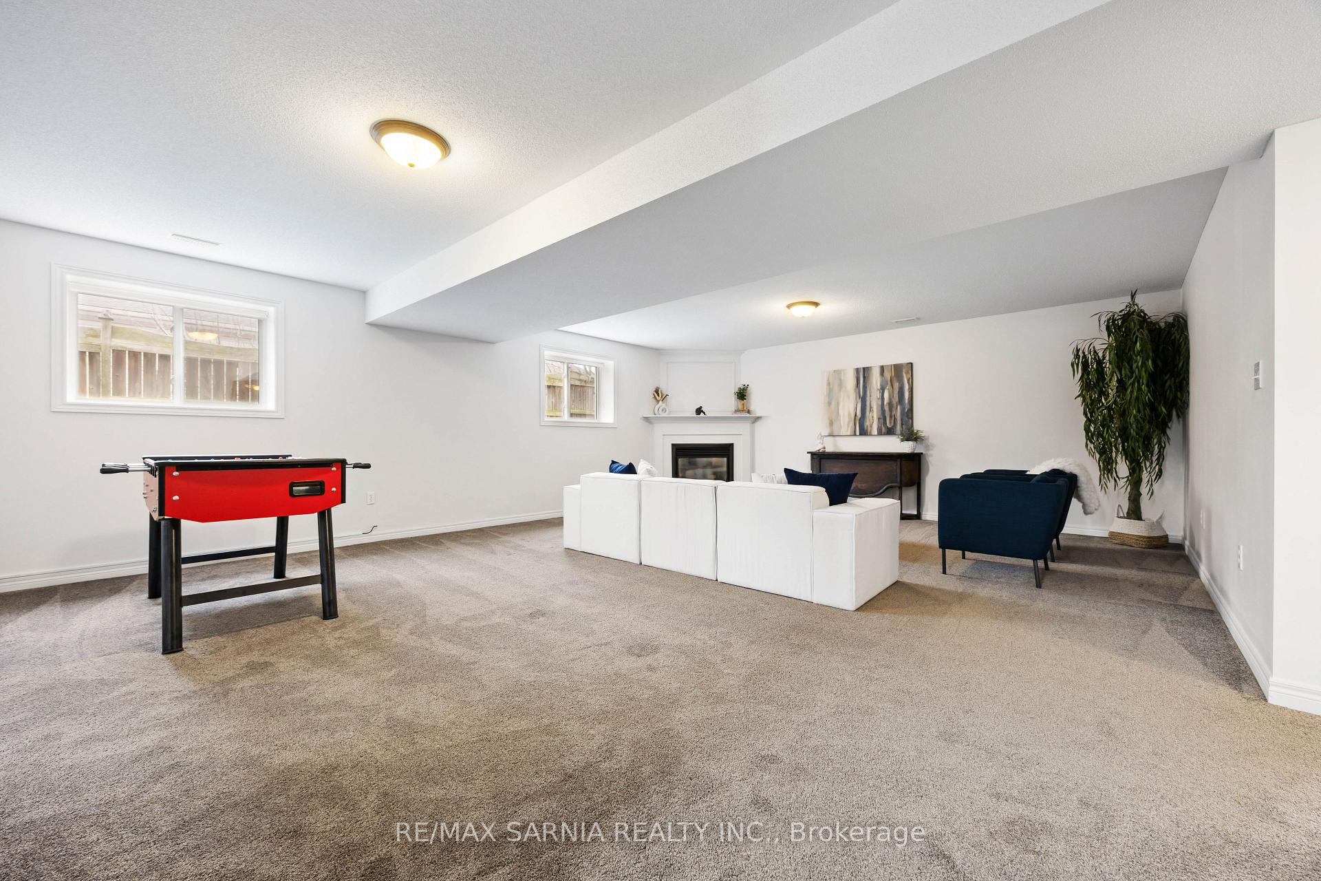 Photo 22 of 638 Bentinck Drive, St. Clair — HOMEH