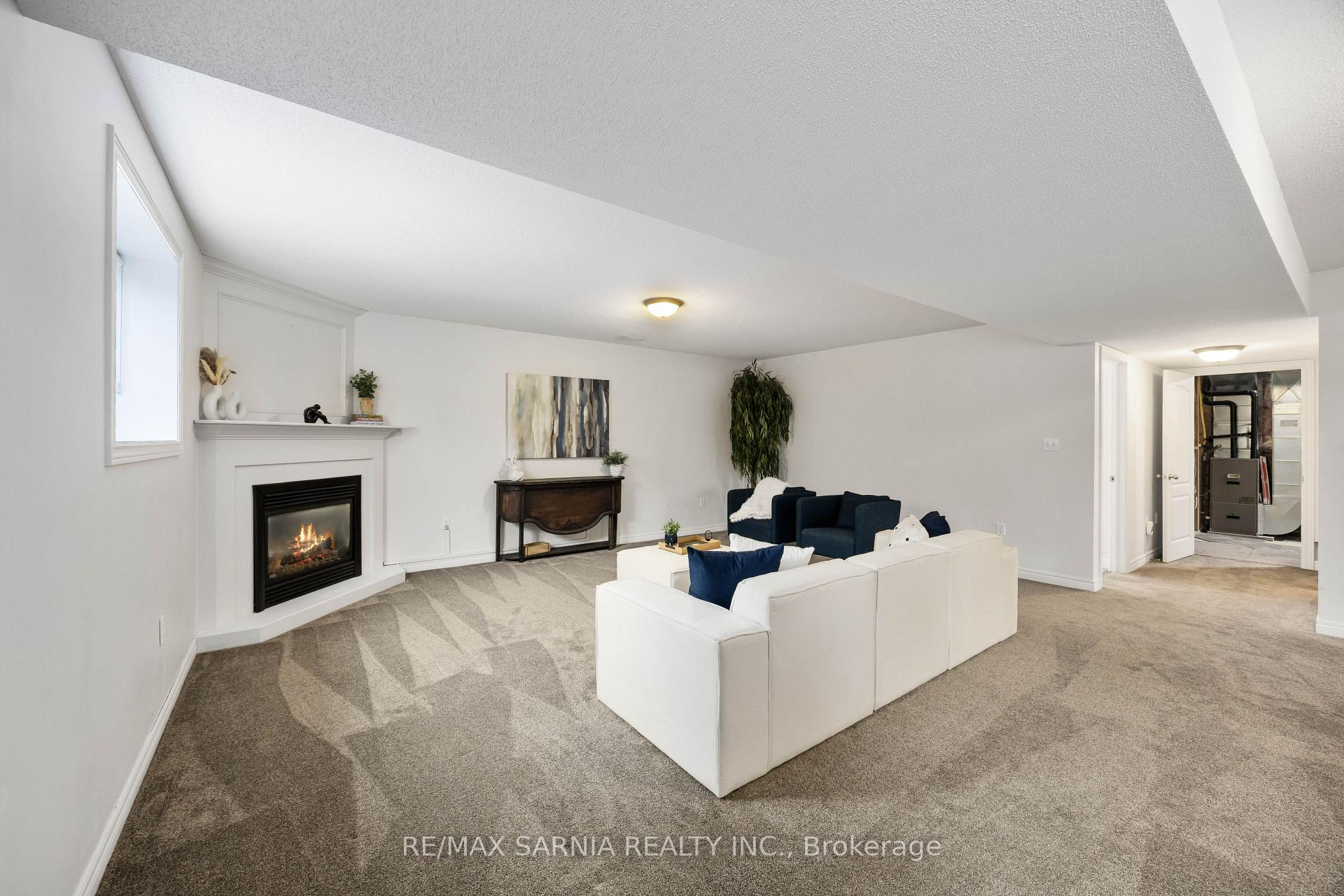 Photo 24 of 638 Bentinck Drive, St. Clair — HOMEH
