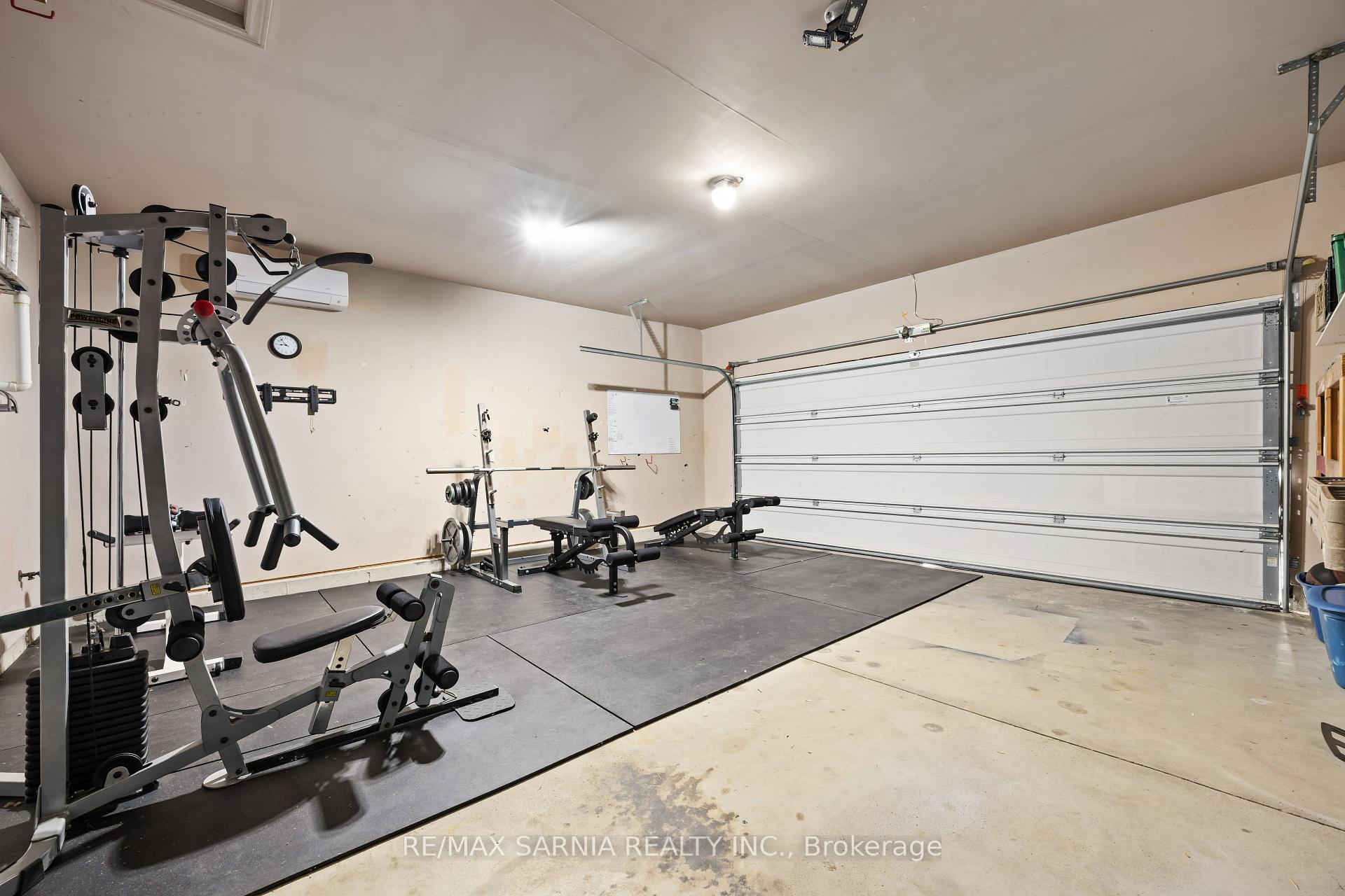 Photo 35 of 638 Bentinck Drive, St. Clair — HOMEH