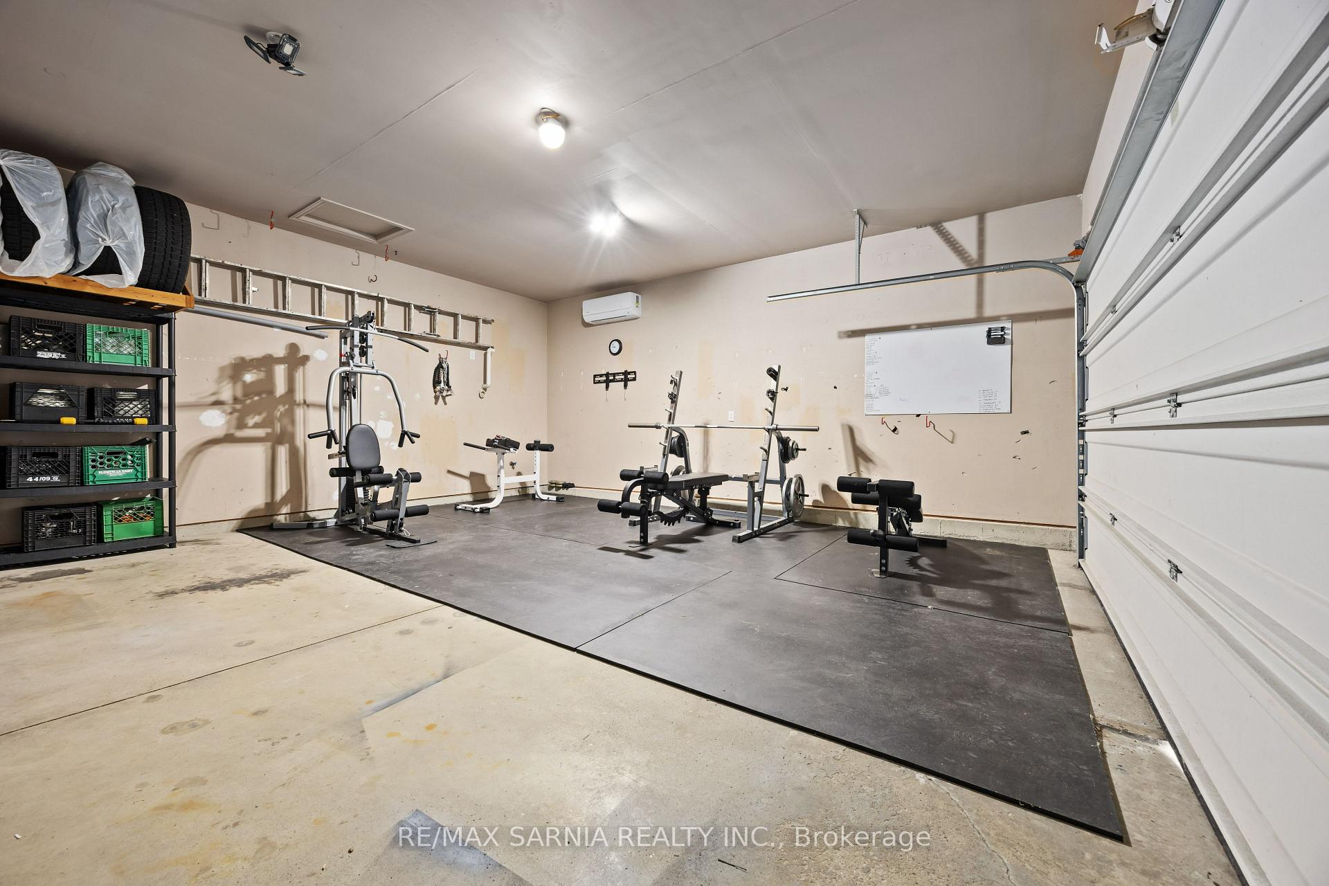 Photo 36 of 638 Bentinck Drive, St. Clair — HOMEH