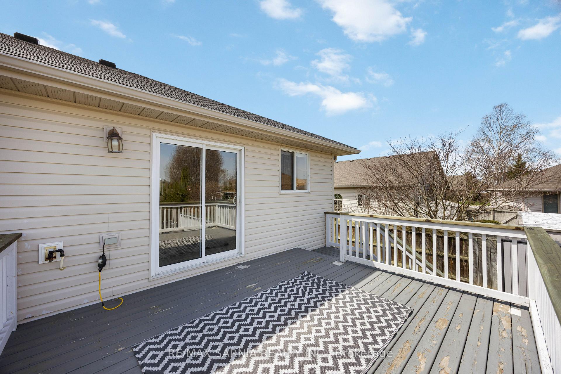 Photo 37 of 638 Bentinck Drive, St. Clair — HOMEH