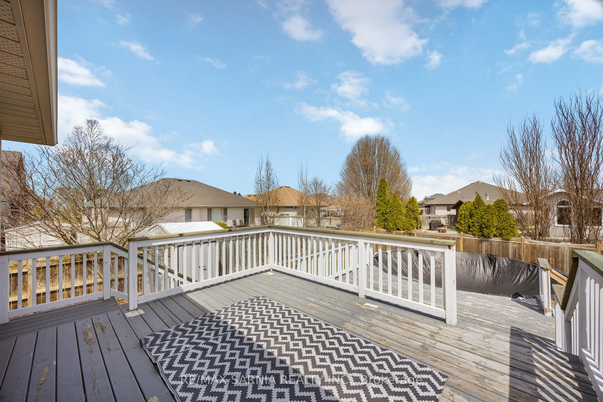 Photo 39 of 638 Bentinck Drive, St. Clair — HOMEH