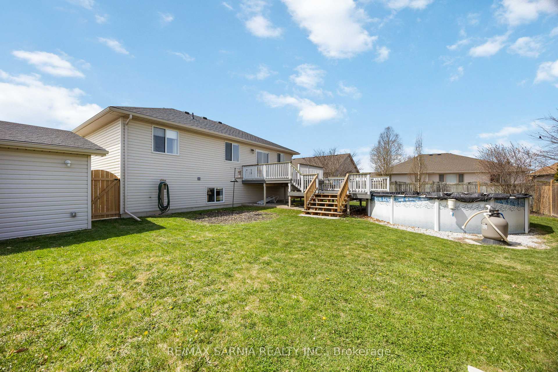 Photo 42 of 638 Bentinck Drive, St. Clair — HOMEH