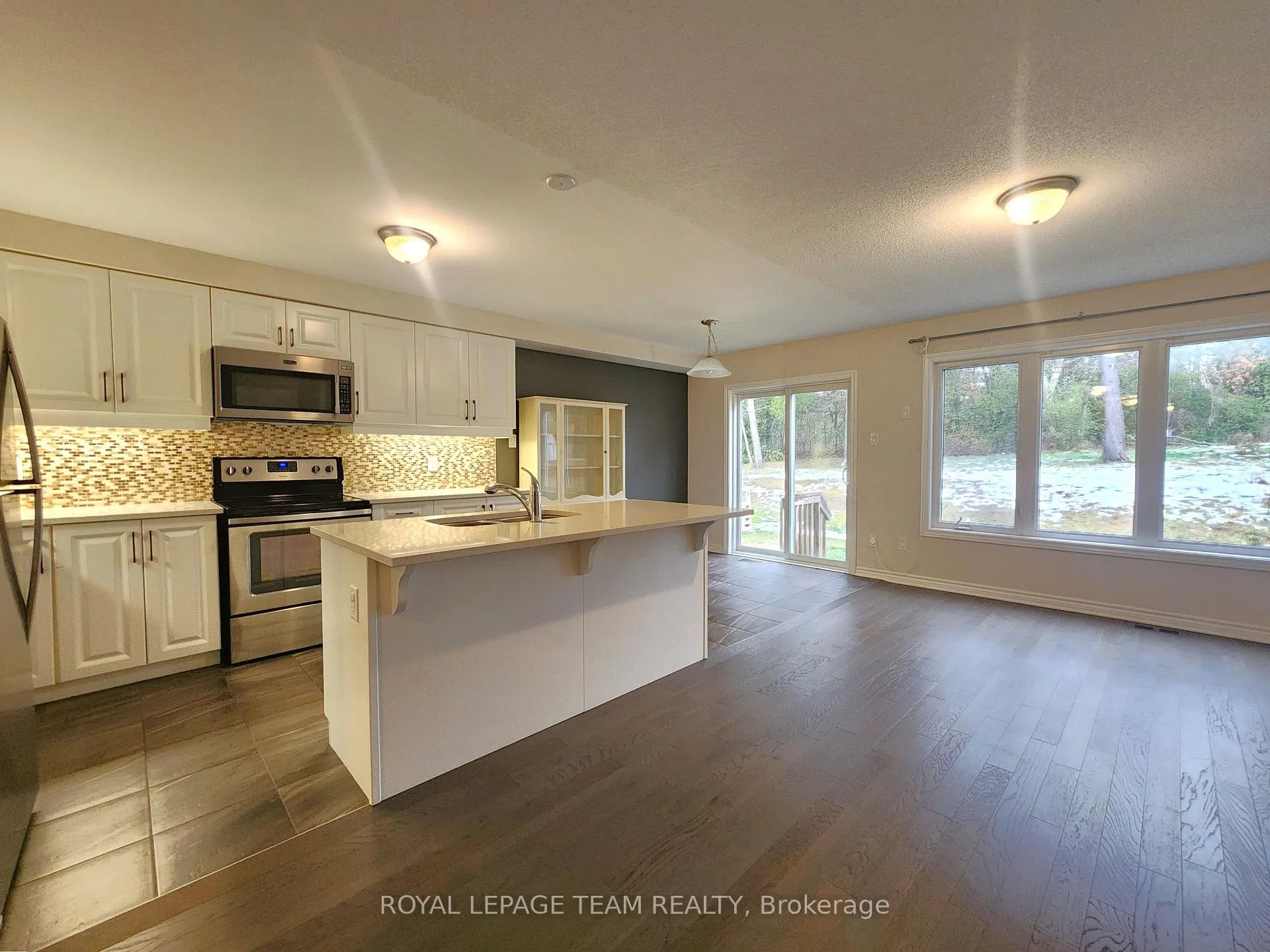 Photo 5 of 209 Hartsmere Drive, Ottawa, Stittsville (South) — HOMEH