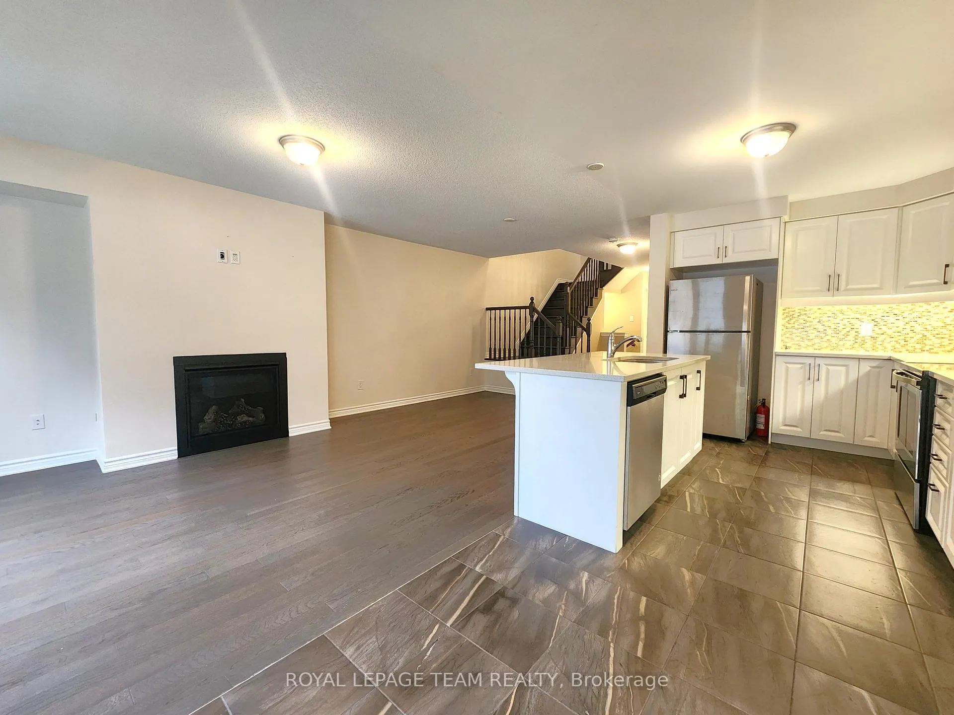Photo 9 of 209 Hartsmere Drive, Ottawa, Stittsville (South) — HOMEH
