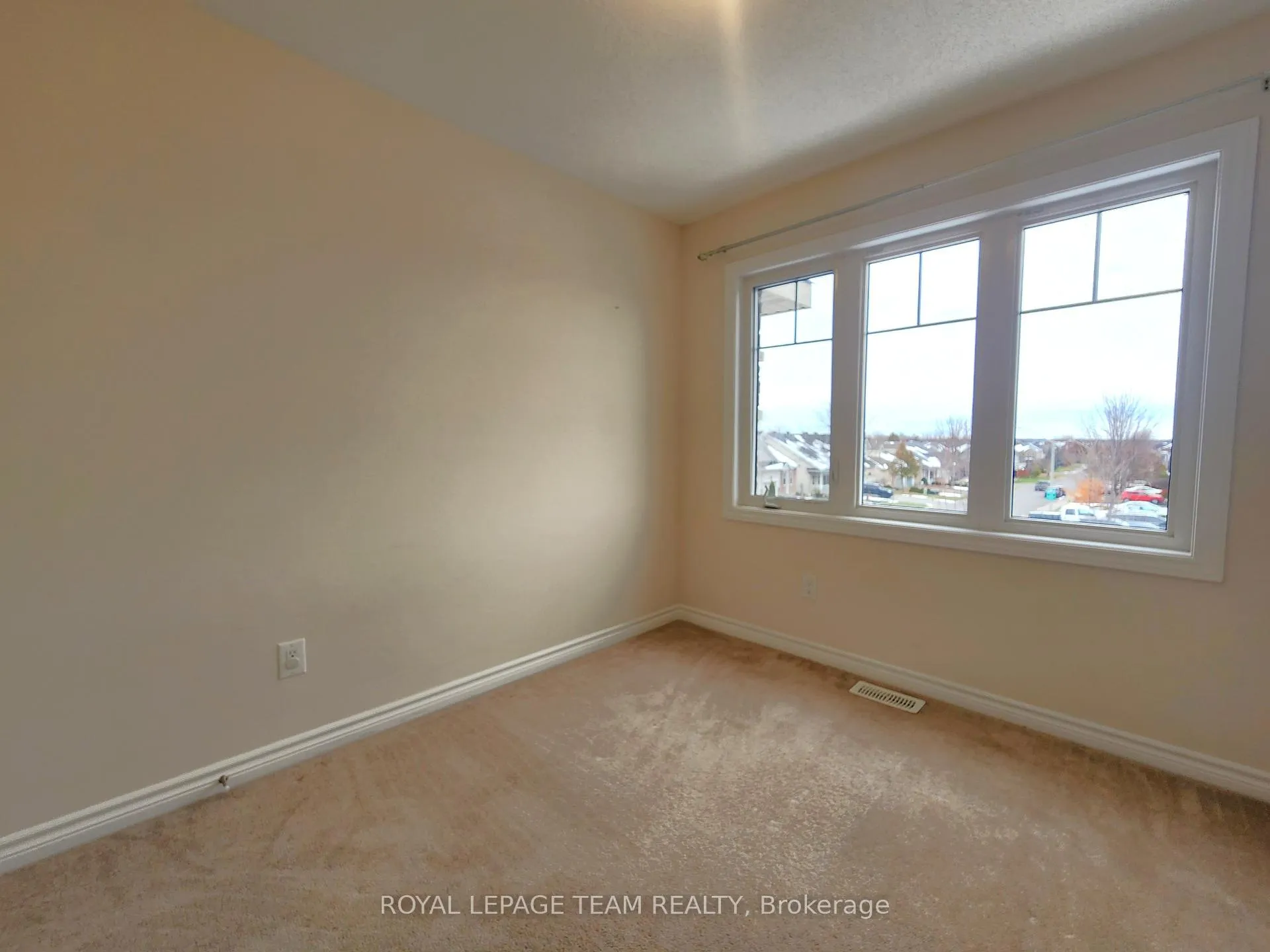 Photo 16 of 209 Hartsmere Drive, Ottawa, Stittsville (South) — HOMEH