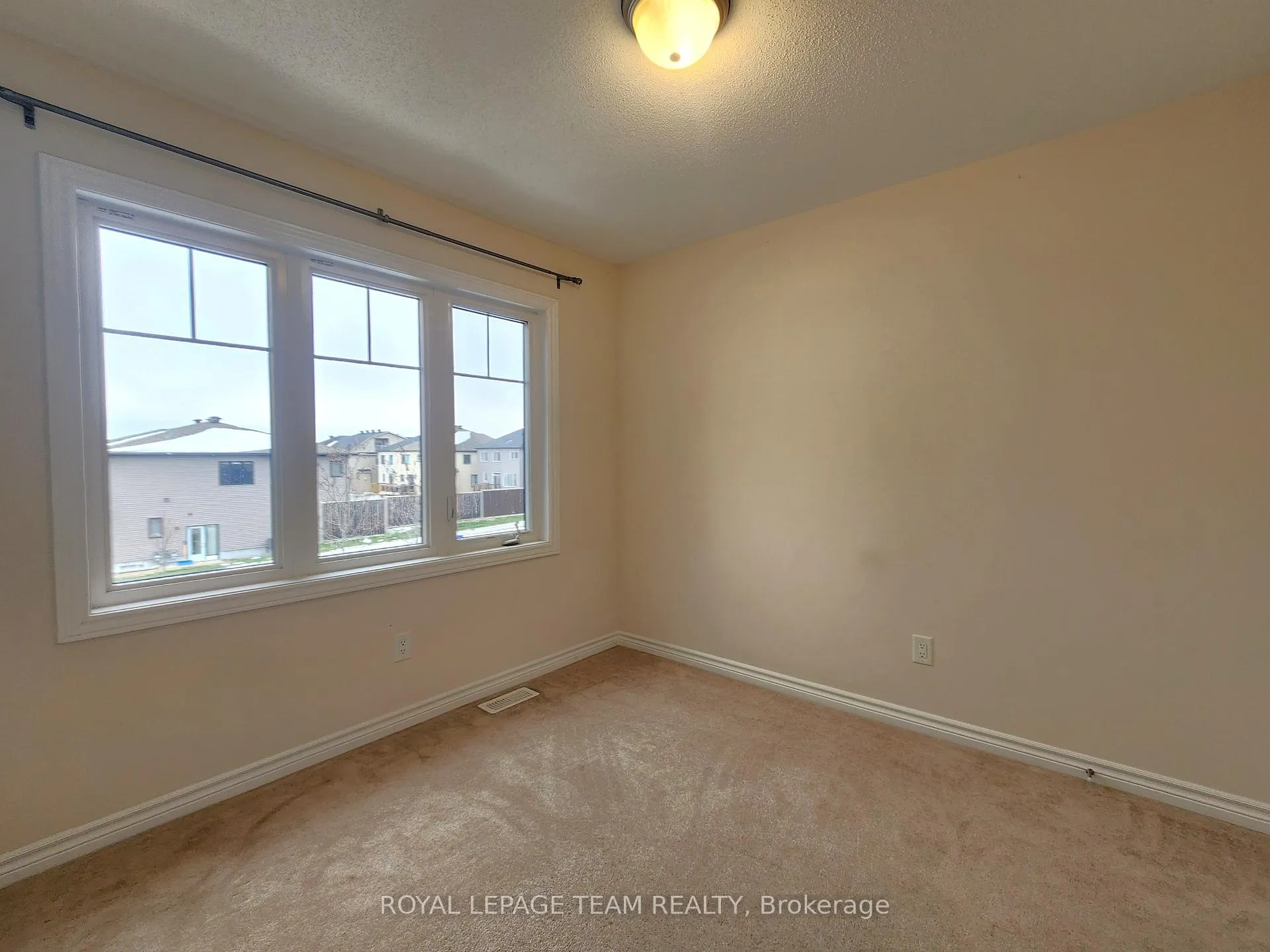Photo 19 of 209 Hartsmere Drive, Ottawa, Stittsville (South) — HOMEH