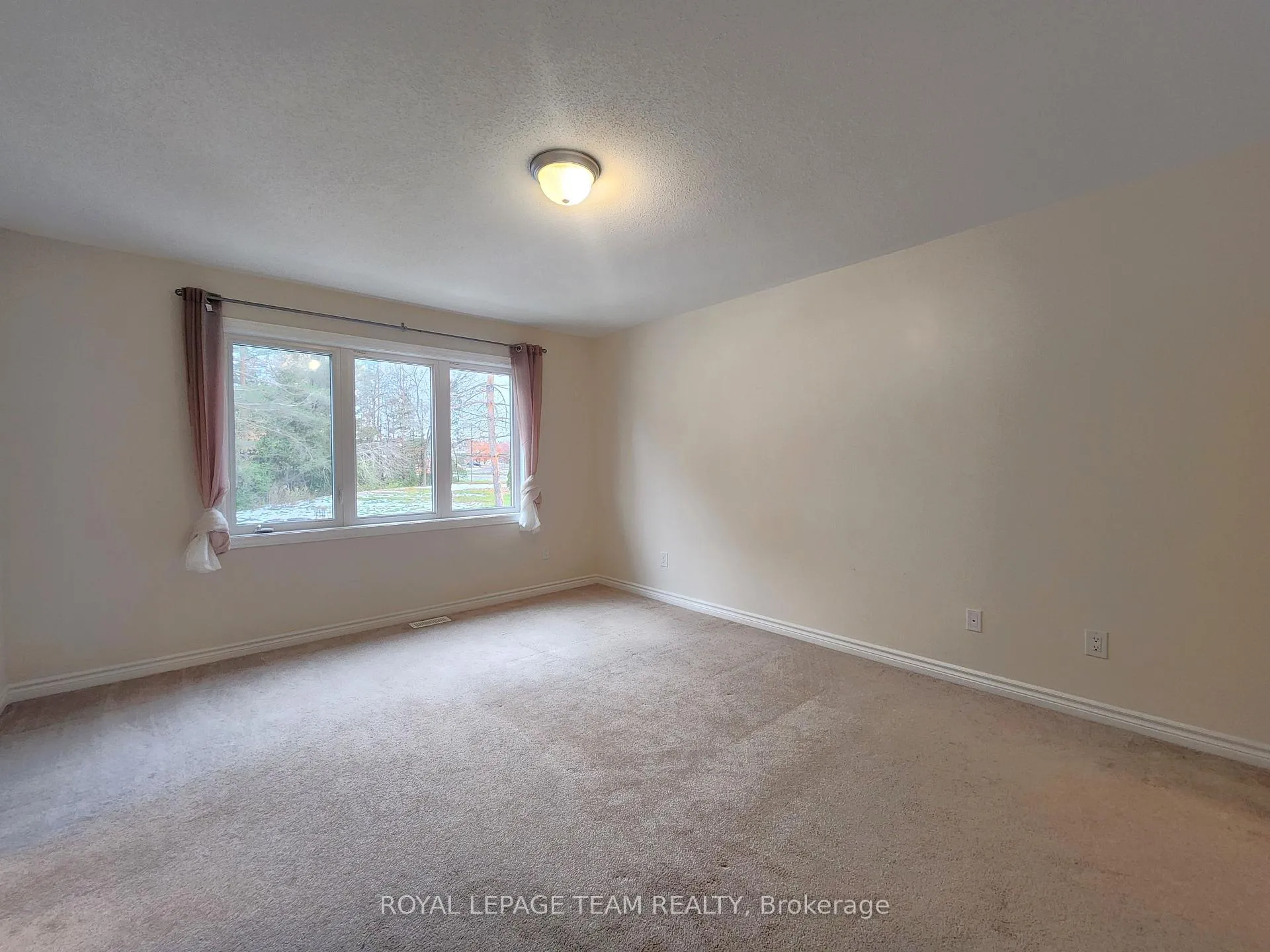 Photo 22 of 209 Hartsmere Drive, Ottawa, Stittsville (South) — HOMEH