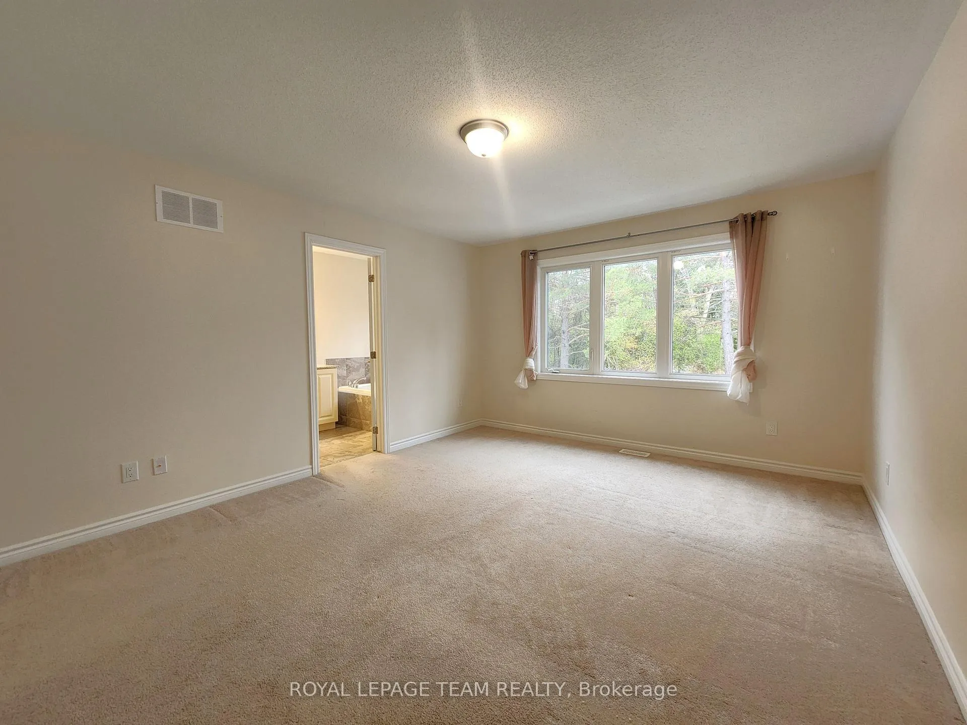 Photo 23 of 209 Hartsmere Drive, Ottawa, Stittsville (South) — HOMEH