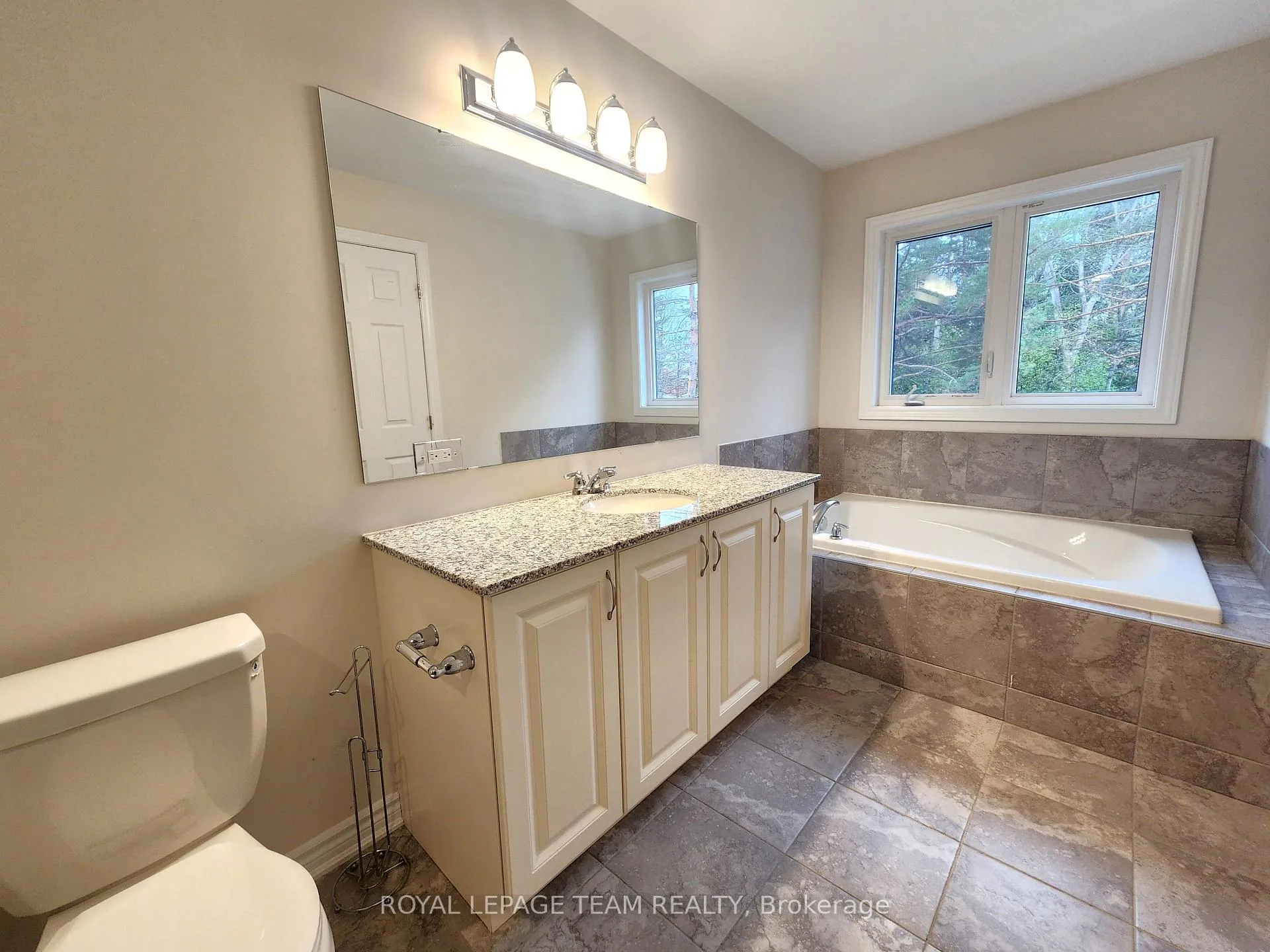 Photo 26 of 209 Hartsmere Drive, Ottawa, Stittsville (South) — HOMEH