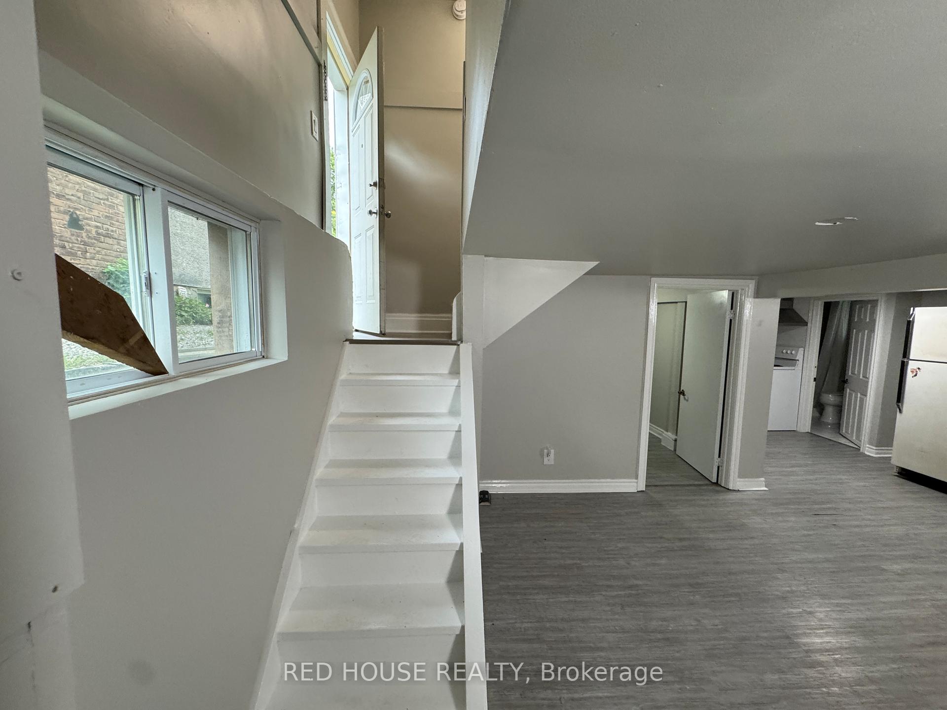Photo 3 of 336 Queenston Street, St. Catharines, Oakdale — HOMEH