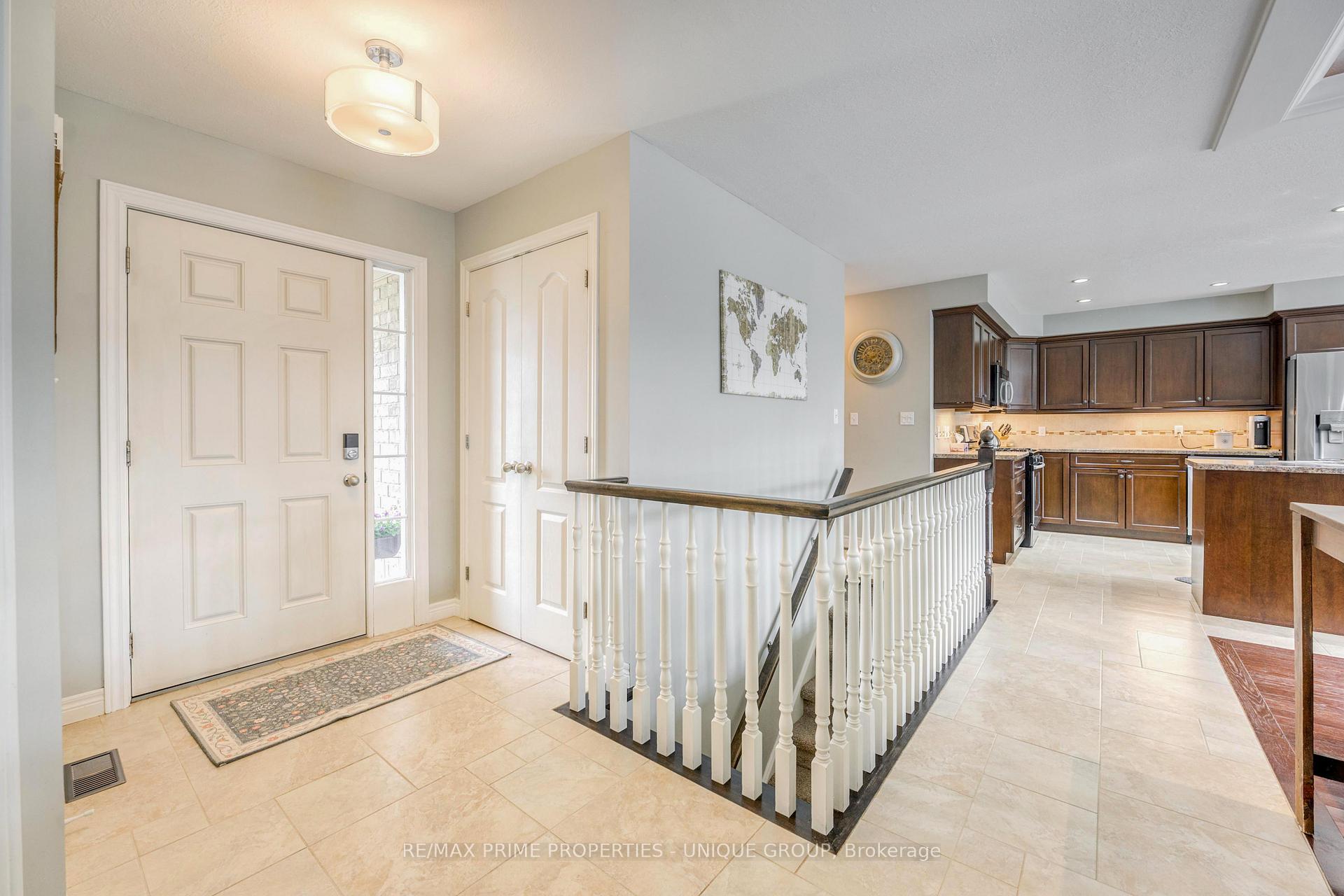 Photo 5 of 675 Bentinck Drive, St. Clair — HOMEH