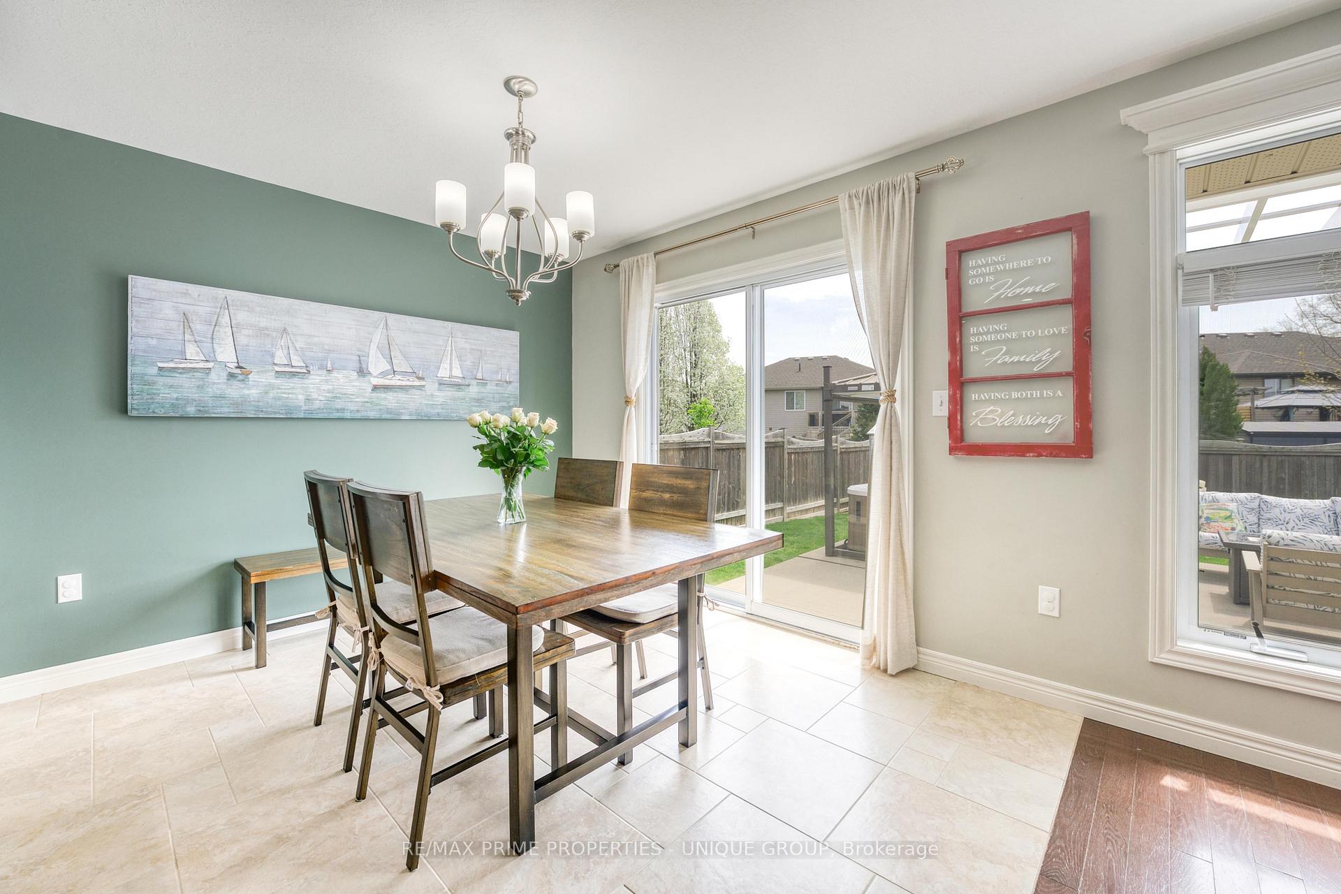 Photo 12 of 675 Bentinck Drive, St. Clair — HOMEH