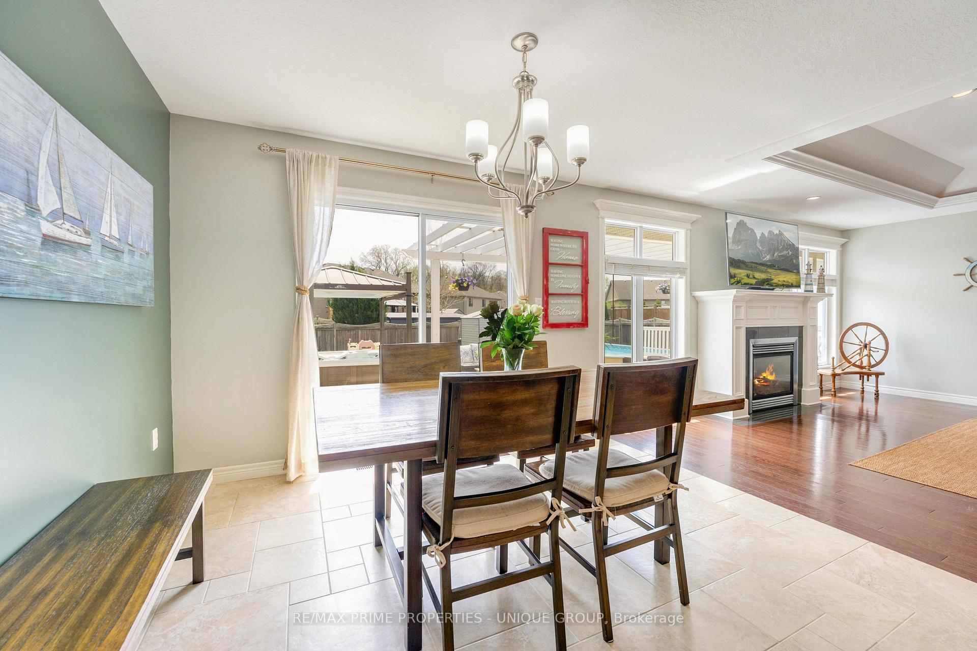 Photo 13 of 675 Bentinck Drive, St. Clair — HOMEH