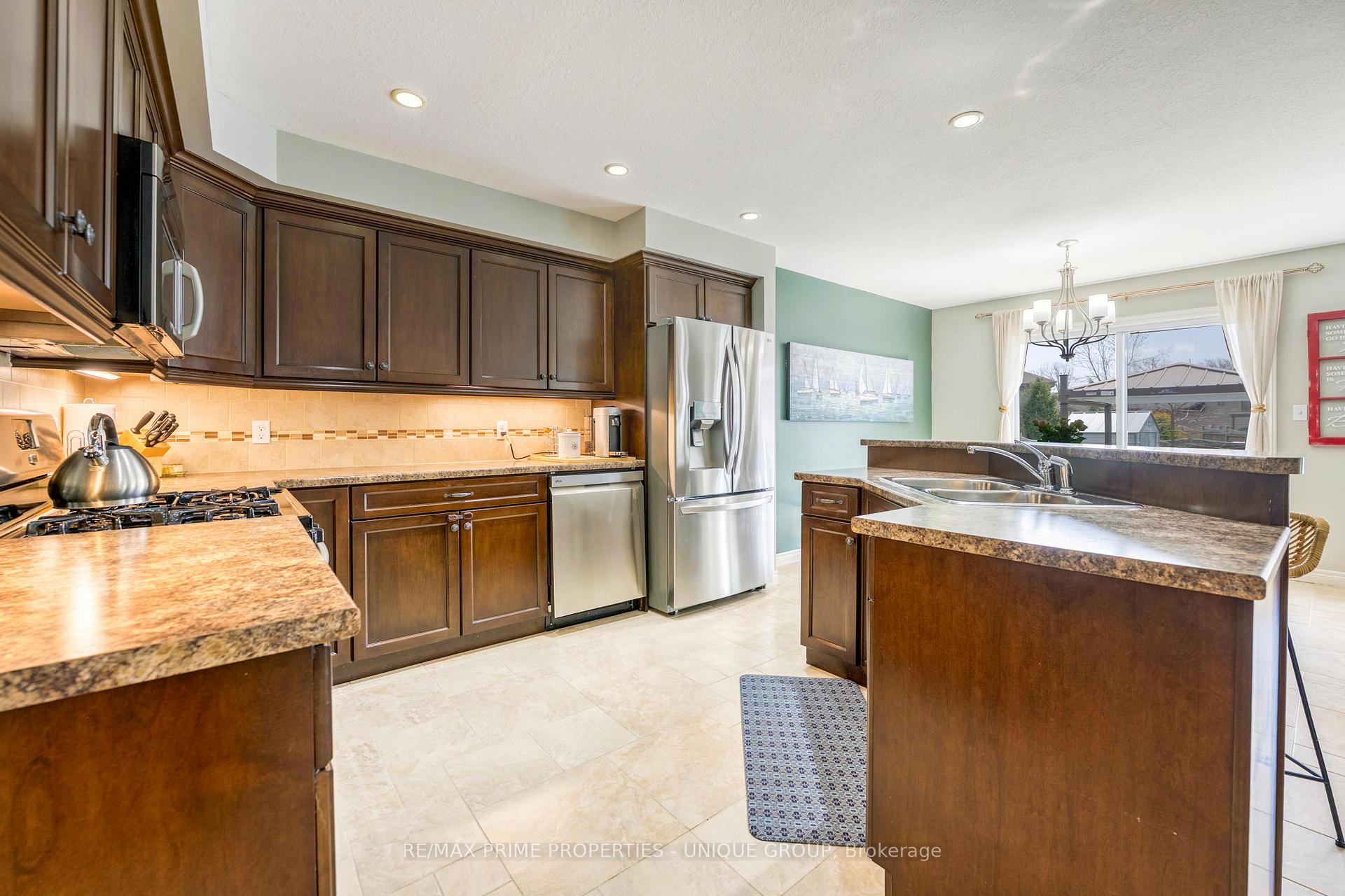 Photo 17 of 675 Bentinck Drive, St. Clair — HOMEH