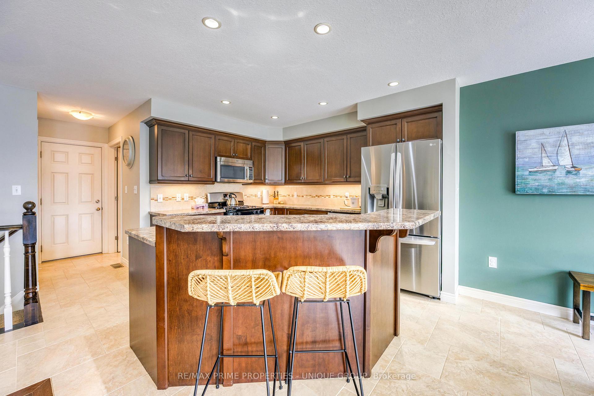 Photo 19 of 675 Bentinck Drive, St. Clair — HOMEH